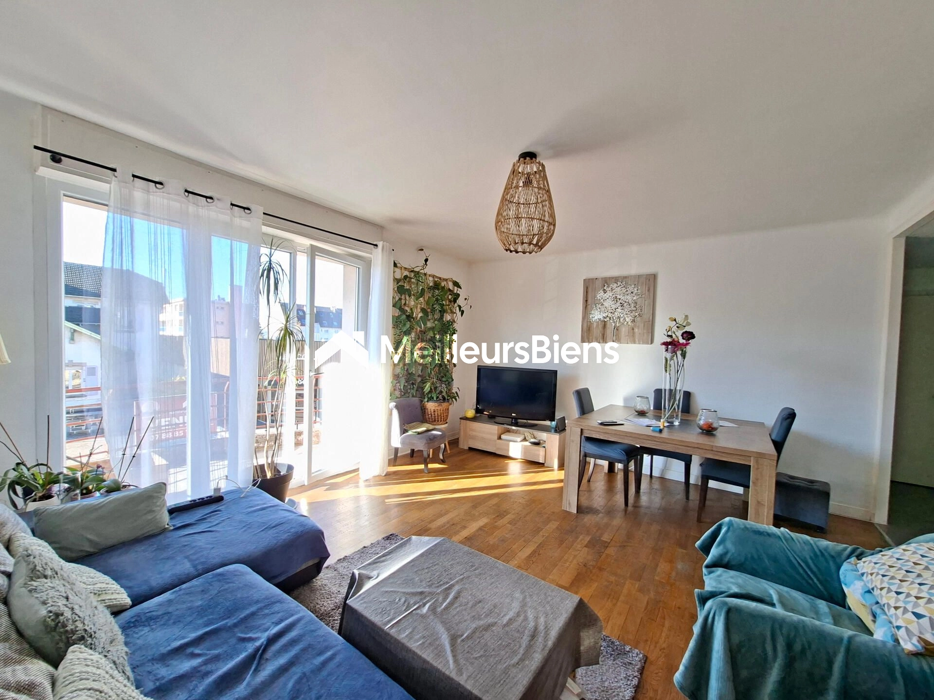 Appartement lumineux avec balcon et garage !