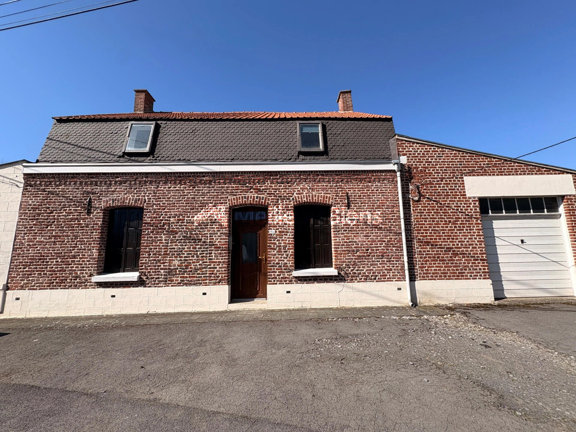 Maison familiale avec grand jardin et dépendances – Raismes