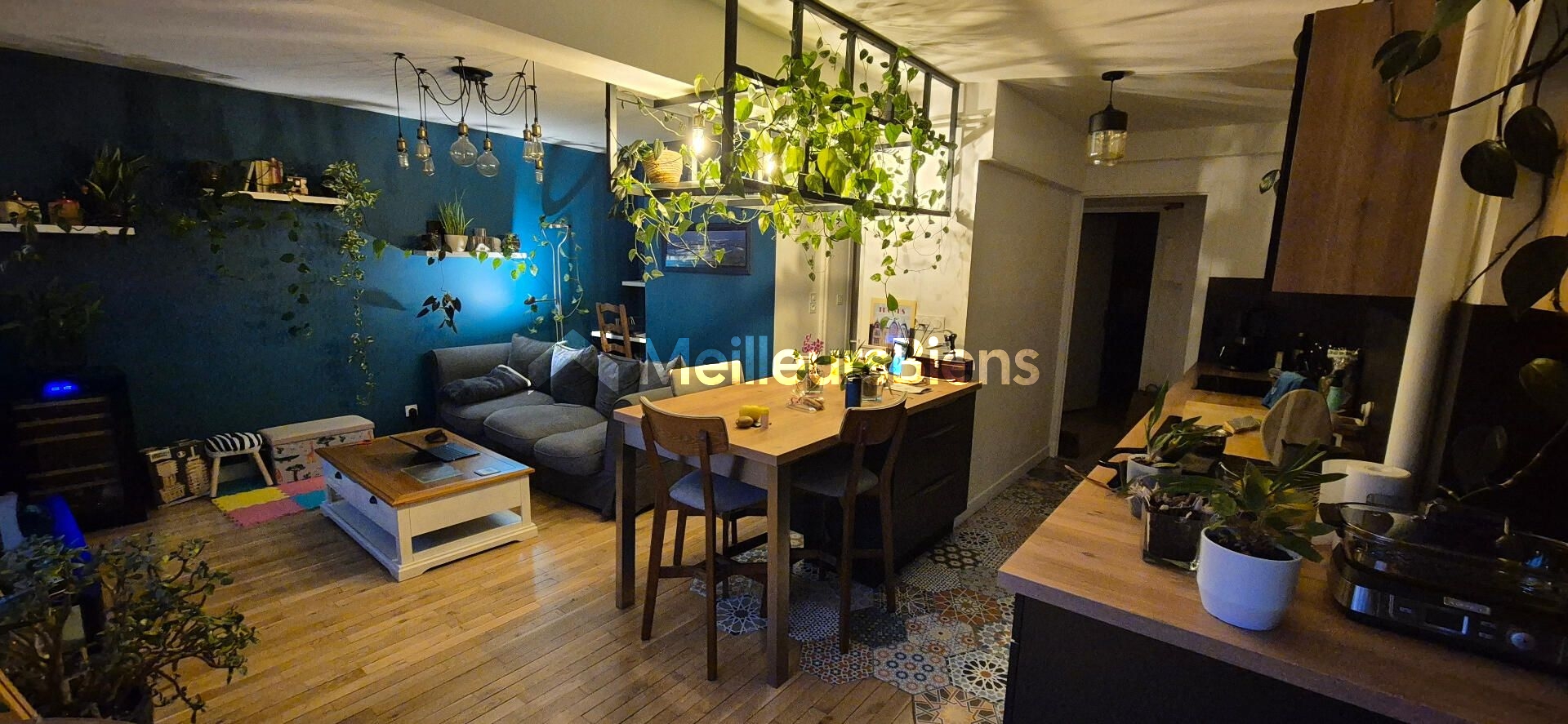 Appartement T3, garage, parking privatif, cave.