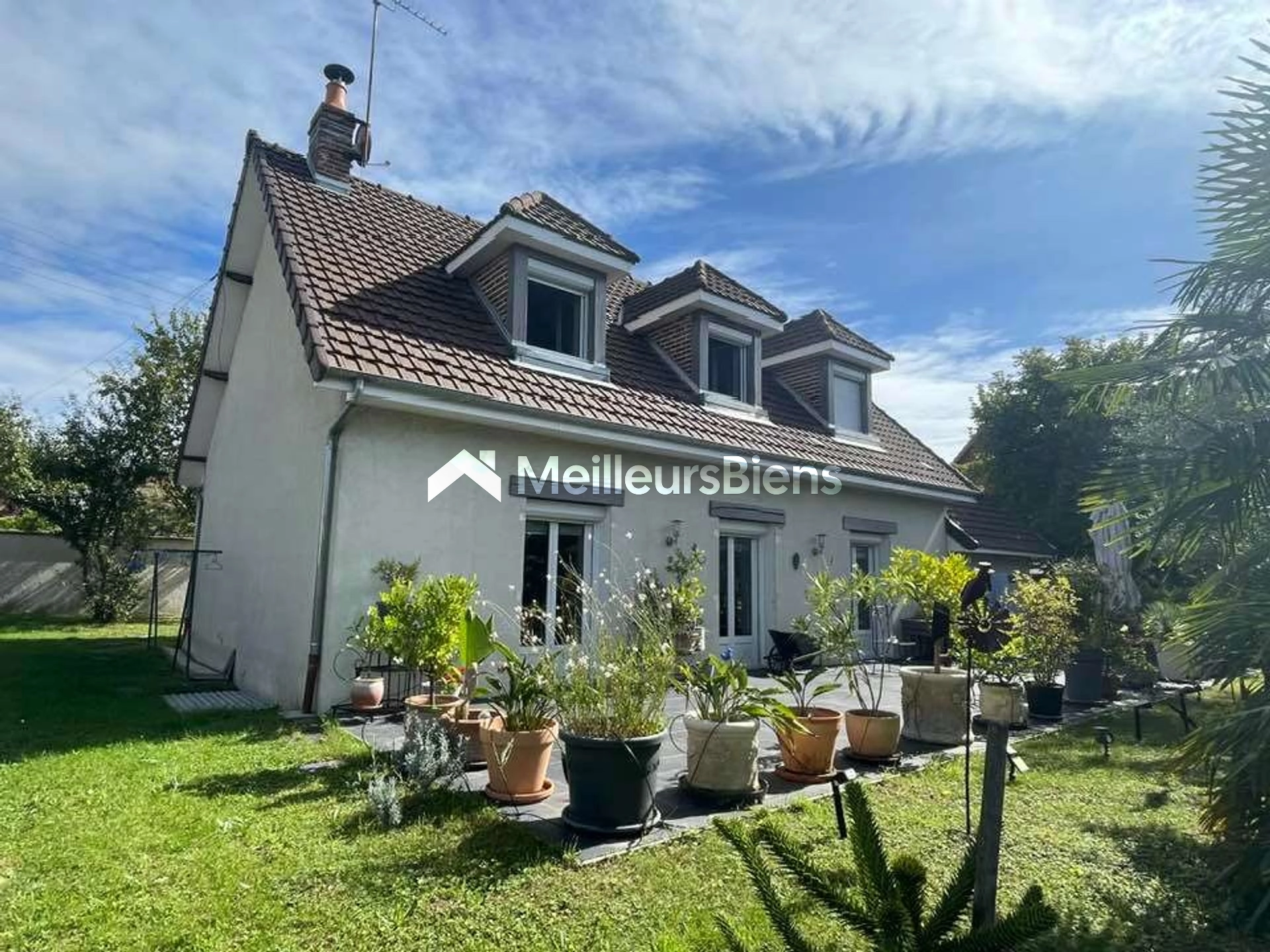 Maison individuelle au calme roche Centre Ville T6, 136m² sur 621m²