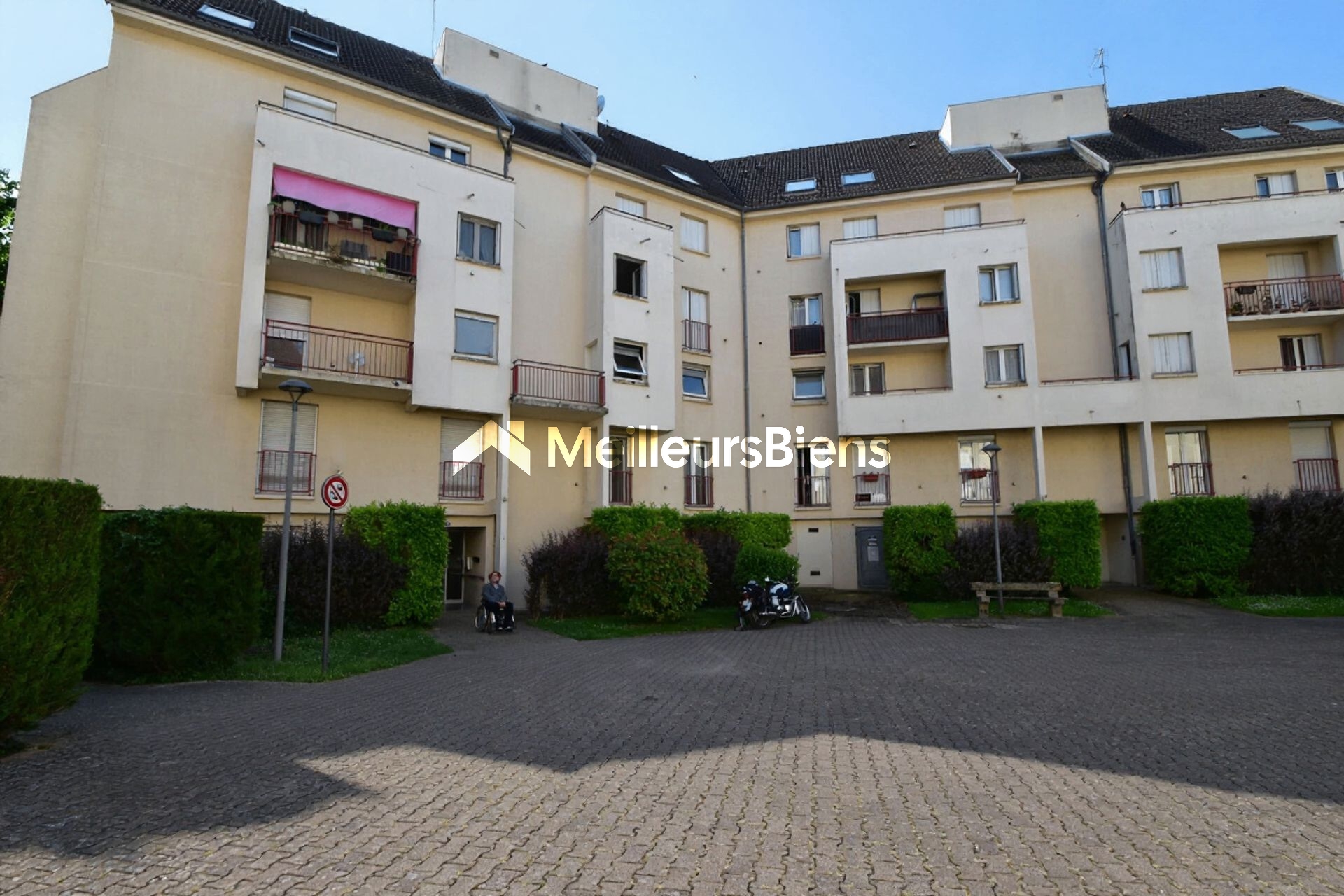 APPARTMENT T5 82 M²
