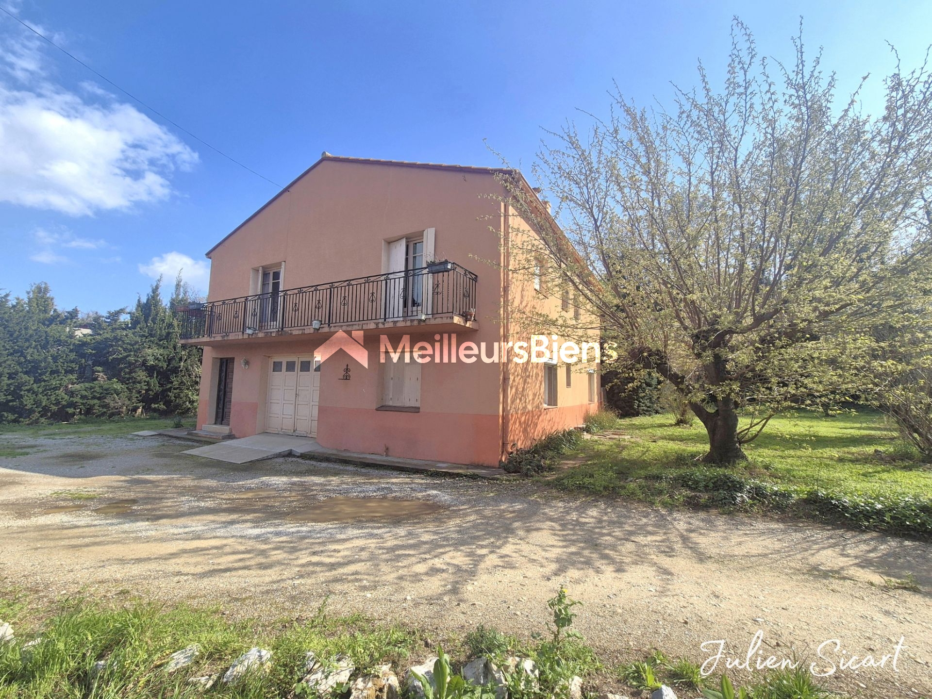 Villa 4 faces sur 1500m² de terrain