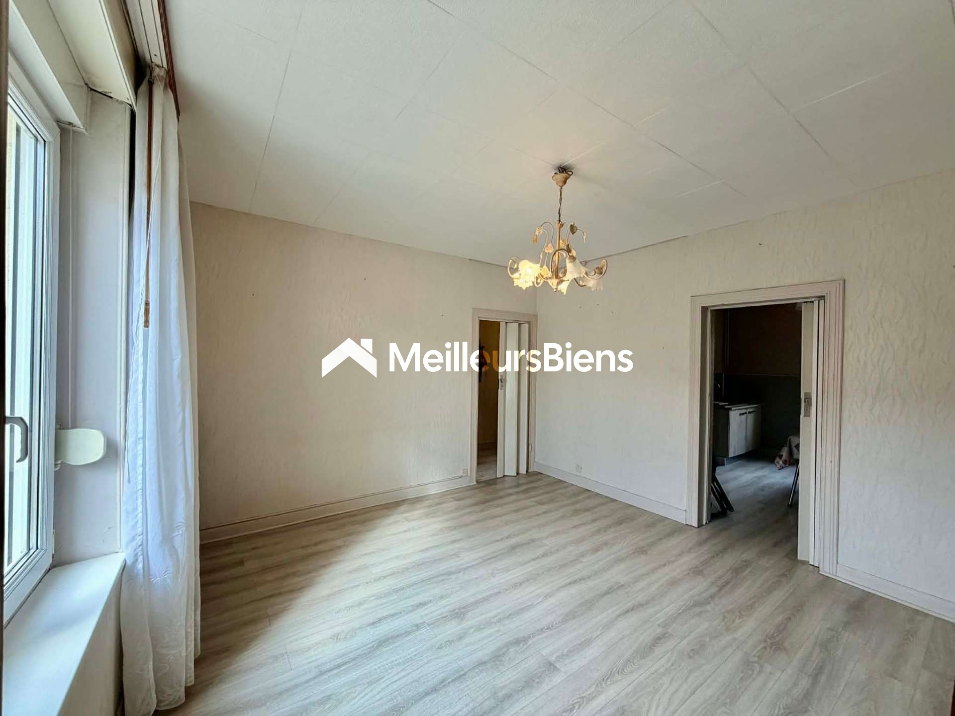 Maison ou petit immeuble mitoyen d'un côté - MAIZIERES-LES-METZ