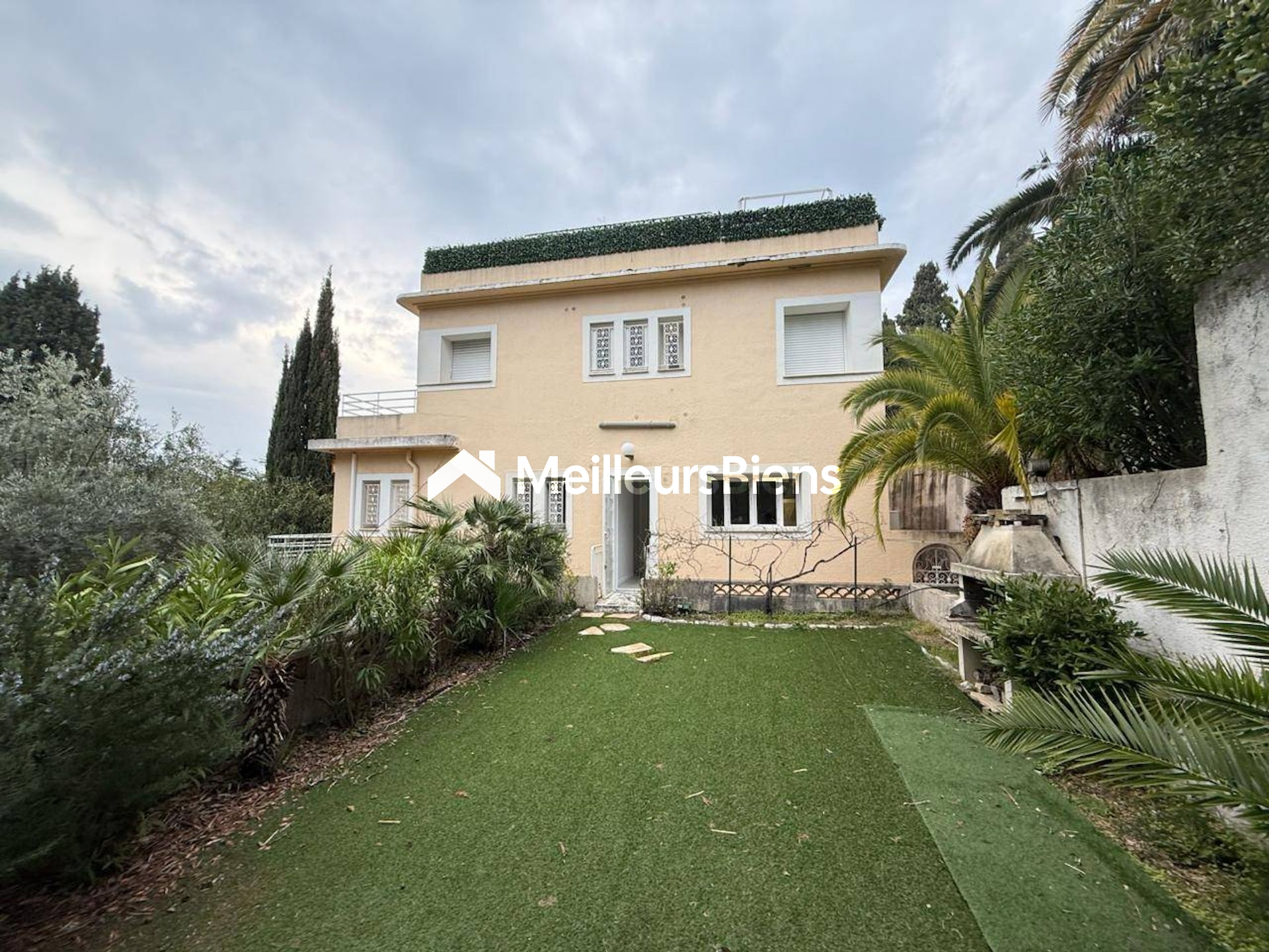 Cannes-Maréchal Juin : 3-4 pièces rénové atypique, jardin et terrasse