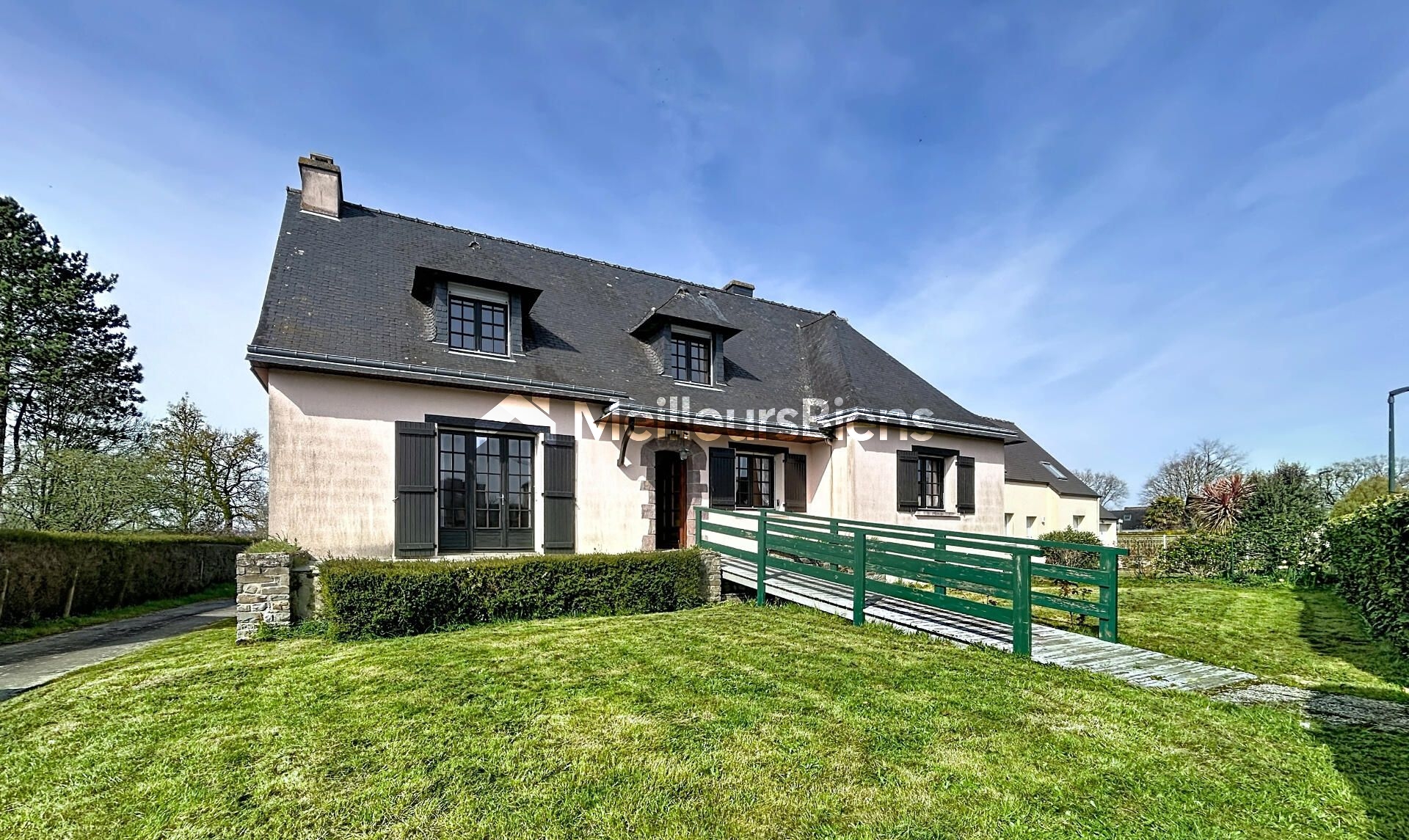 Au cœur de la commune de Plélan le Grand, à deux pas de la mythique forêt de Brocéliande,