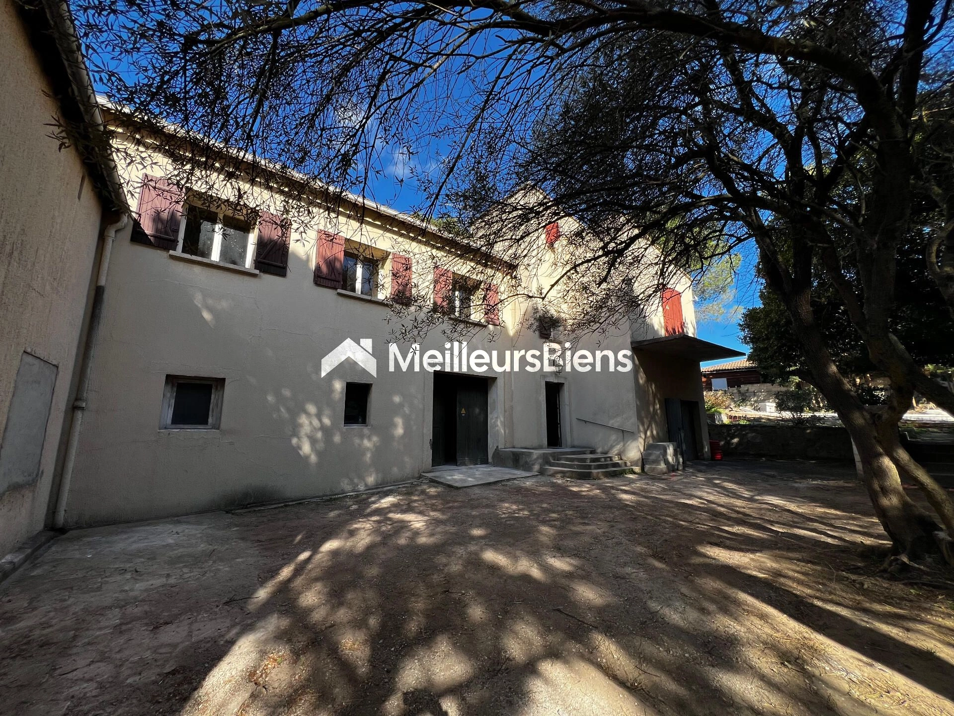 Maison à réhabiliter et imaginer....178 m2  sur terrain piscinable