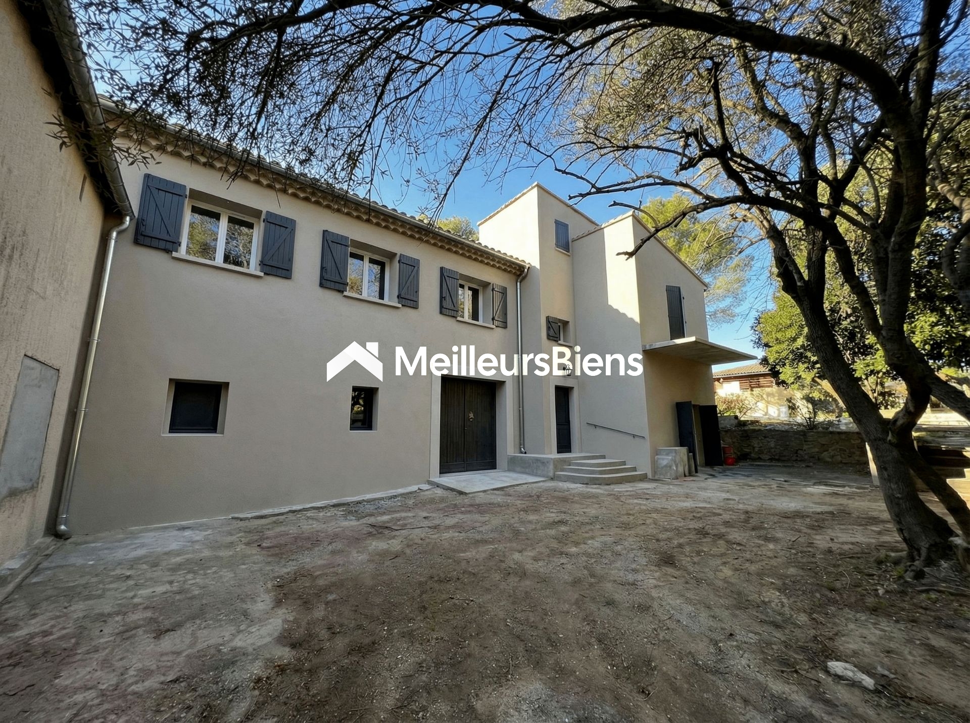 Maison à réhabiliter et imaginer....178 m2  sur terrain piscinable