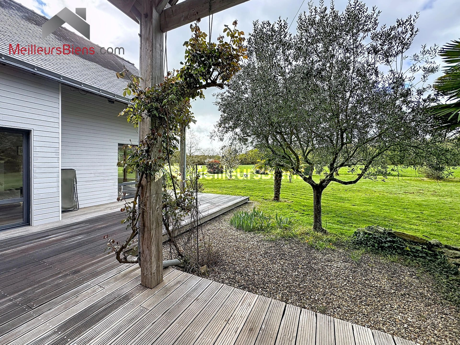 NOUVEAU PRIX ! St Molf Maison ossature bois de 253 m² avec parc arboré, géothermie et accès littoral