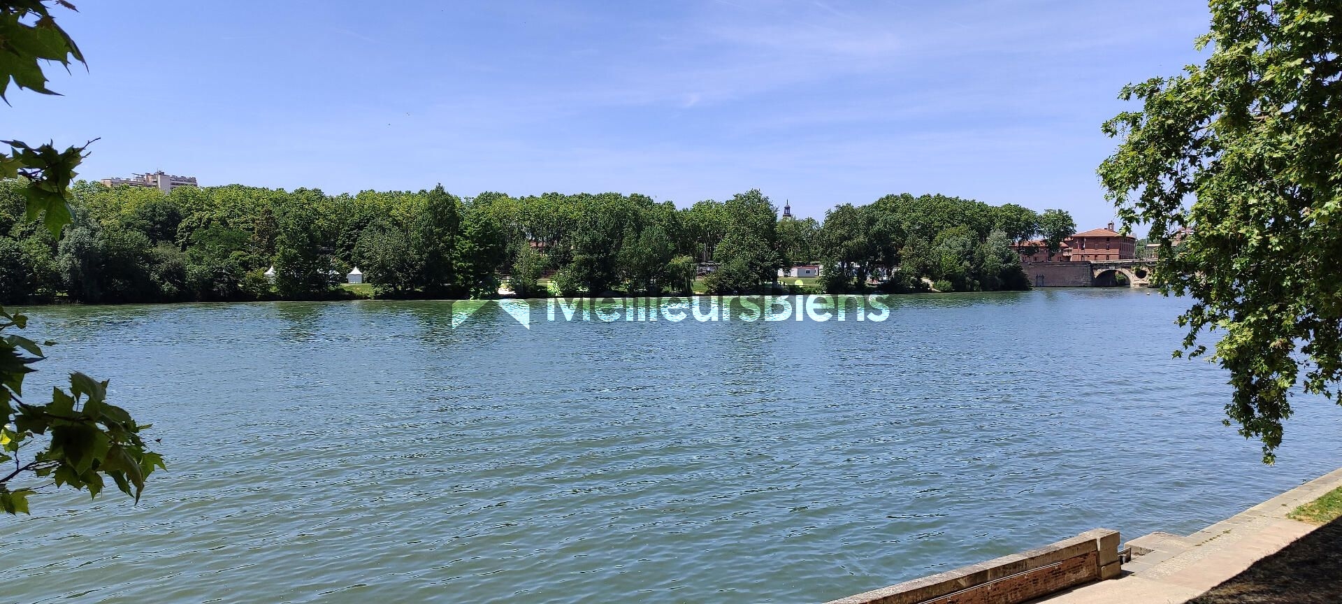 Toulouse Carmes: grand T2 42m2 quai de Tounis vue Garonne.
