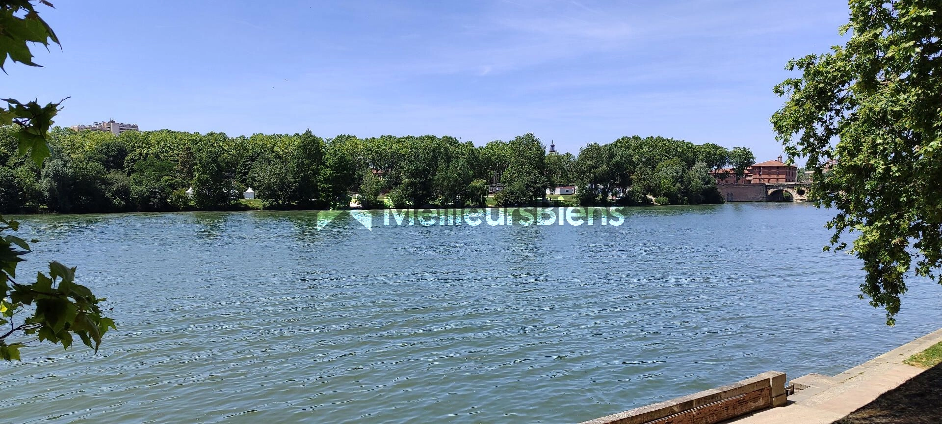Toulouse Carmes: grand T2 42m2 quai de Tounis vue Garonne.