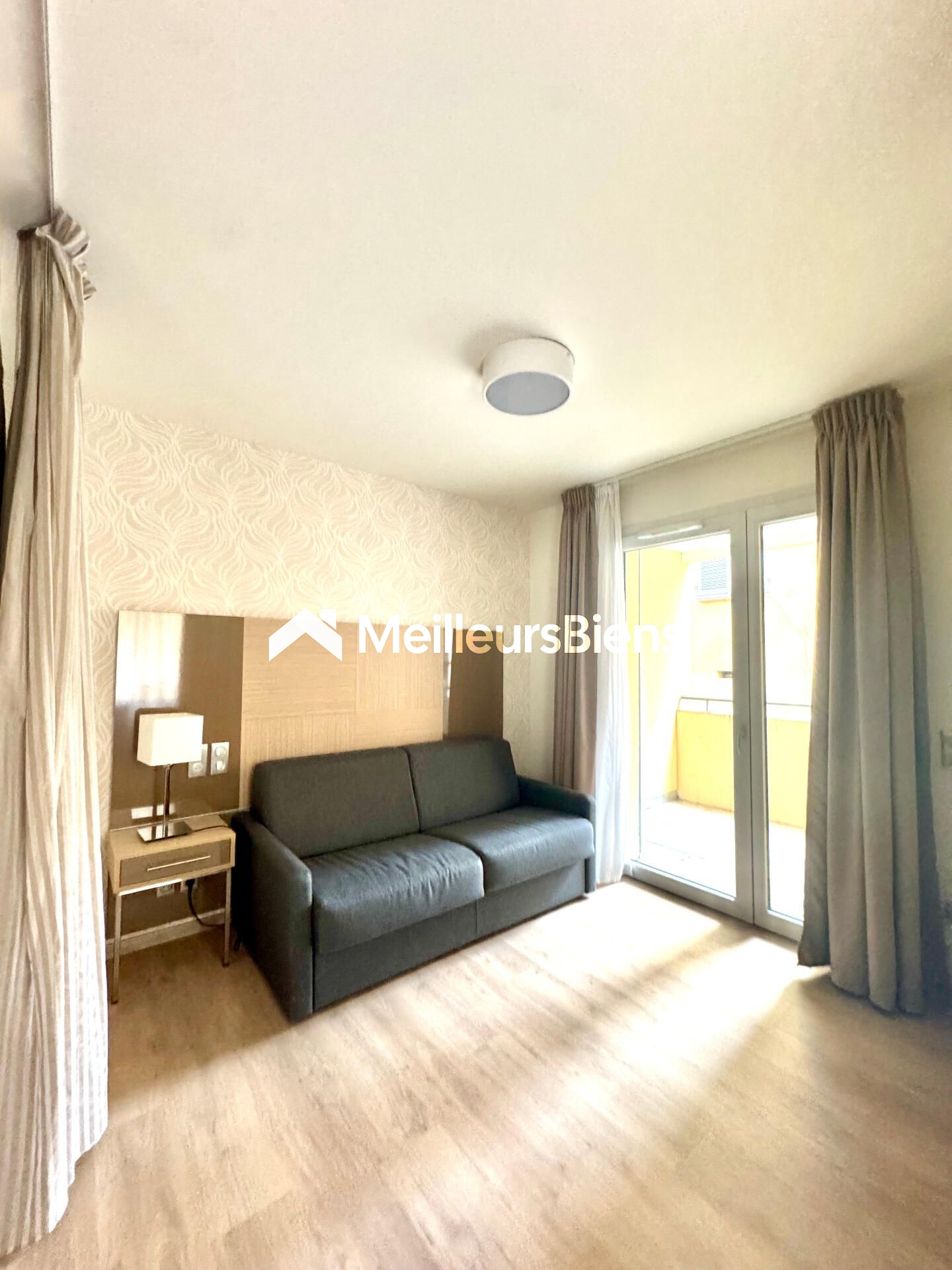Fréjus centre - résidence récente studio 28m2 avec balcon
