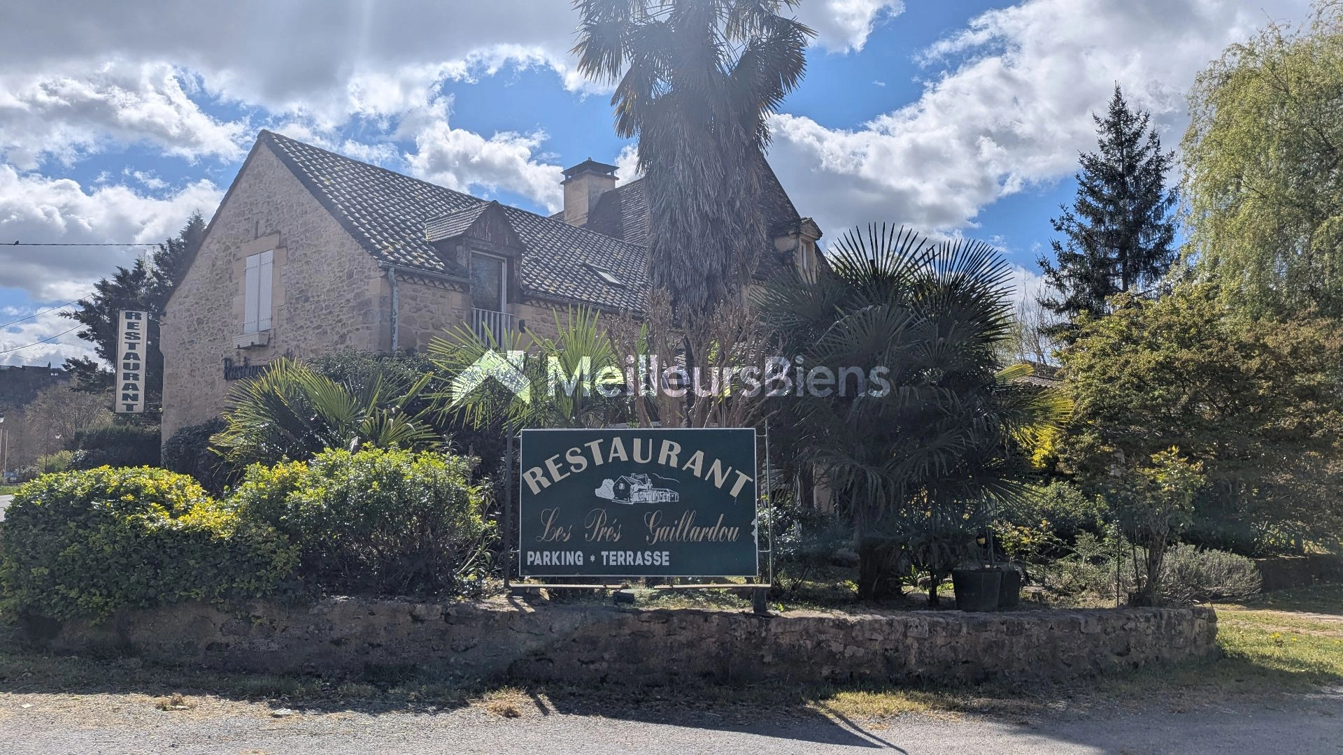 Restaurant + Habitation – Ensemble Immobilier de Charme en Pierre – Fort Potentiel
