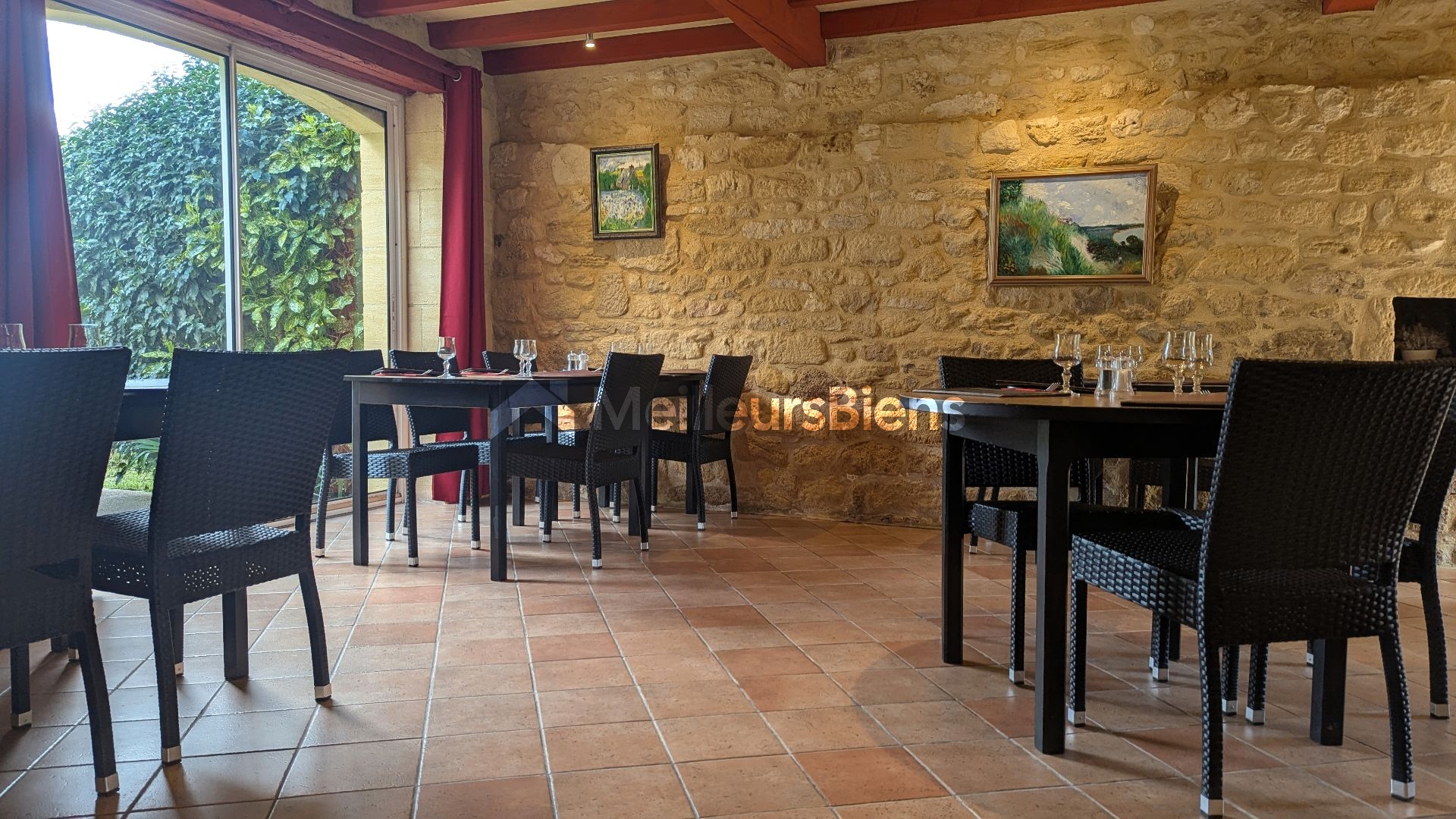 Restaurant + Habitation – Ensemble Immobilier de Charme en Pierre – Fort Potentiel