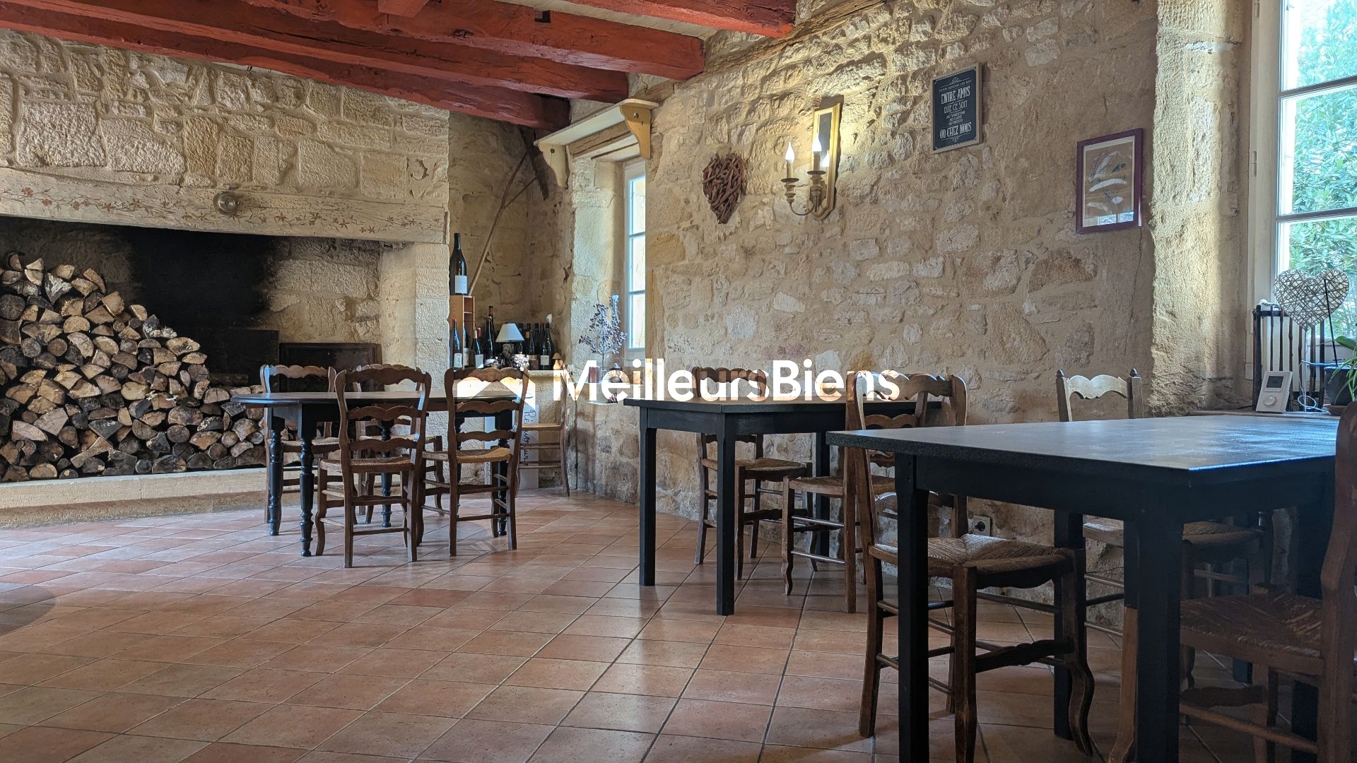 Restaurant + Habitation – Ensemble Immobilier de Charme en Pierre – Fort Potentiel