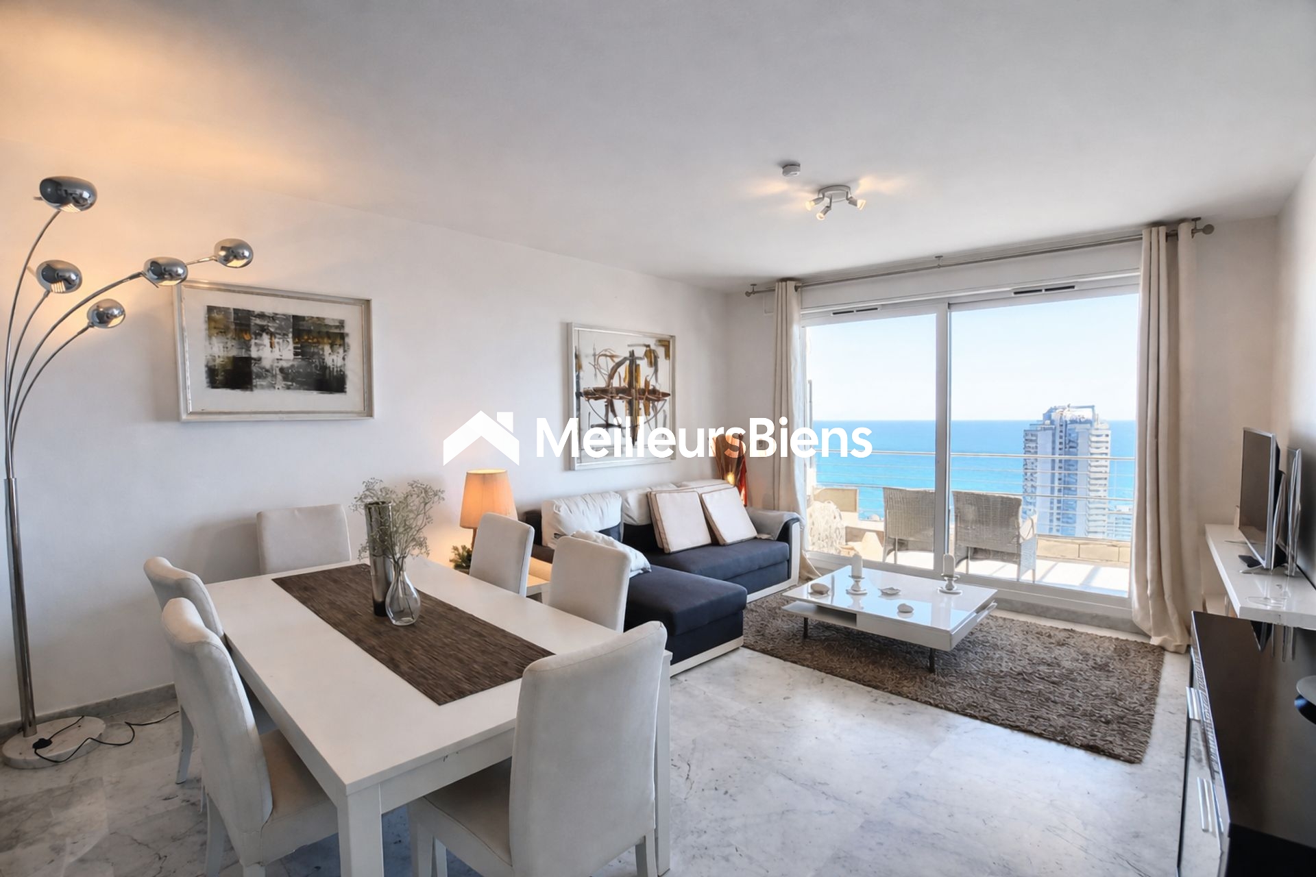 Magnifique deux piéces avec terrasse vue mer et parking