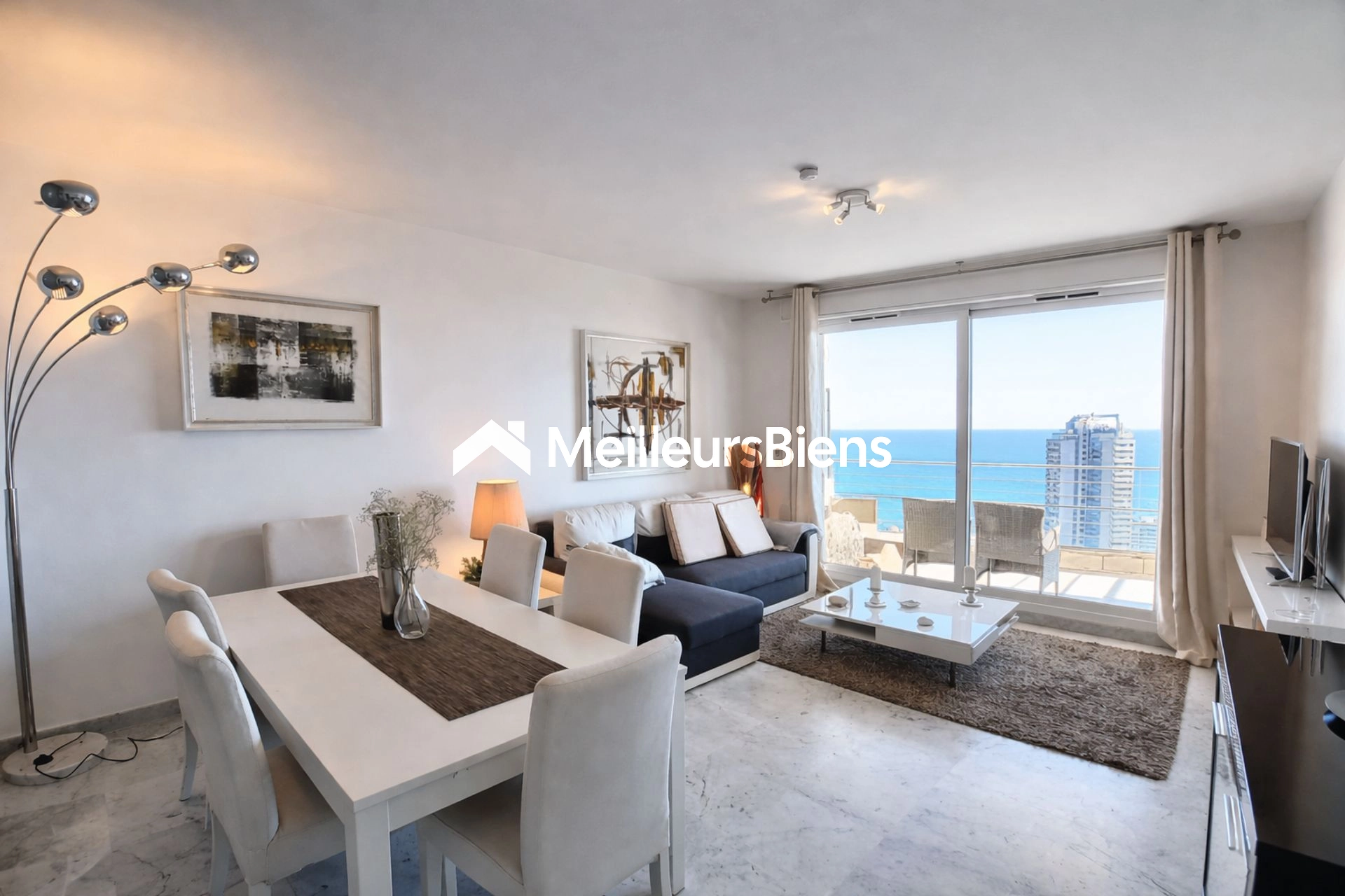 Magnifique deux piéces avec terrasse vue mer et parking