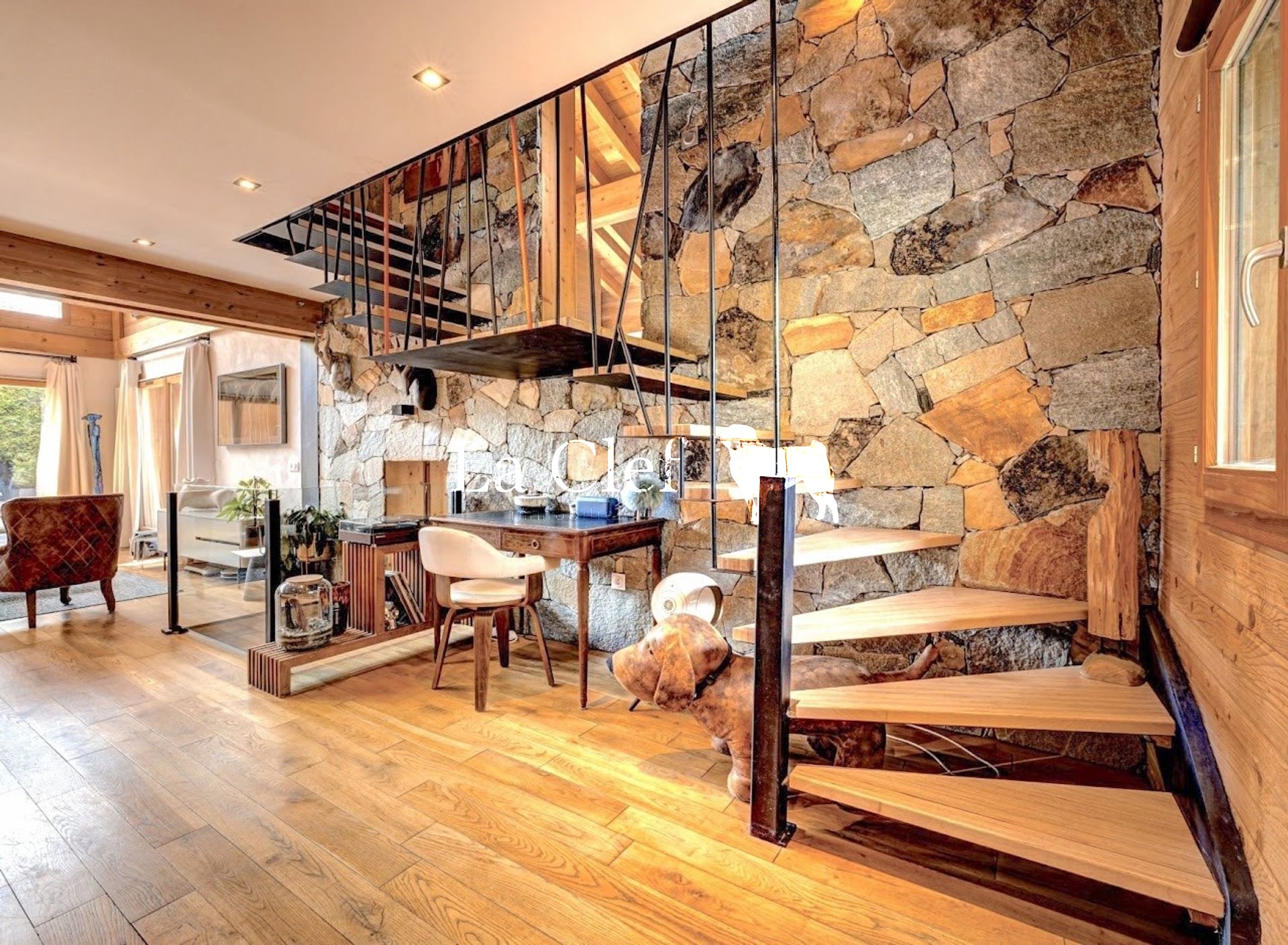 Chamonix-Mont-Blanc – Chalet de prestige 160 m² sur terrain de 900 m² avec garage et parking