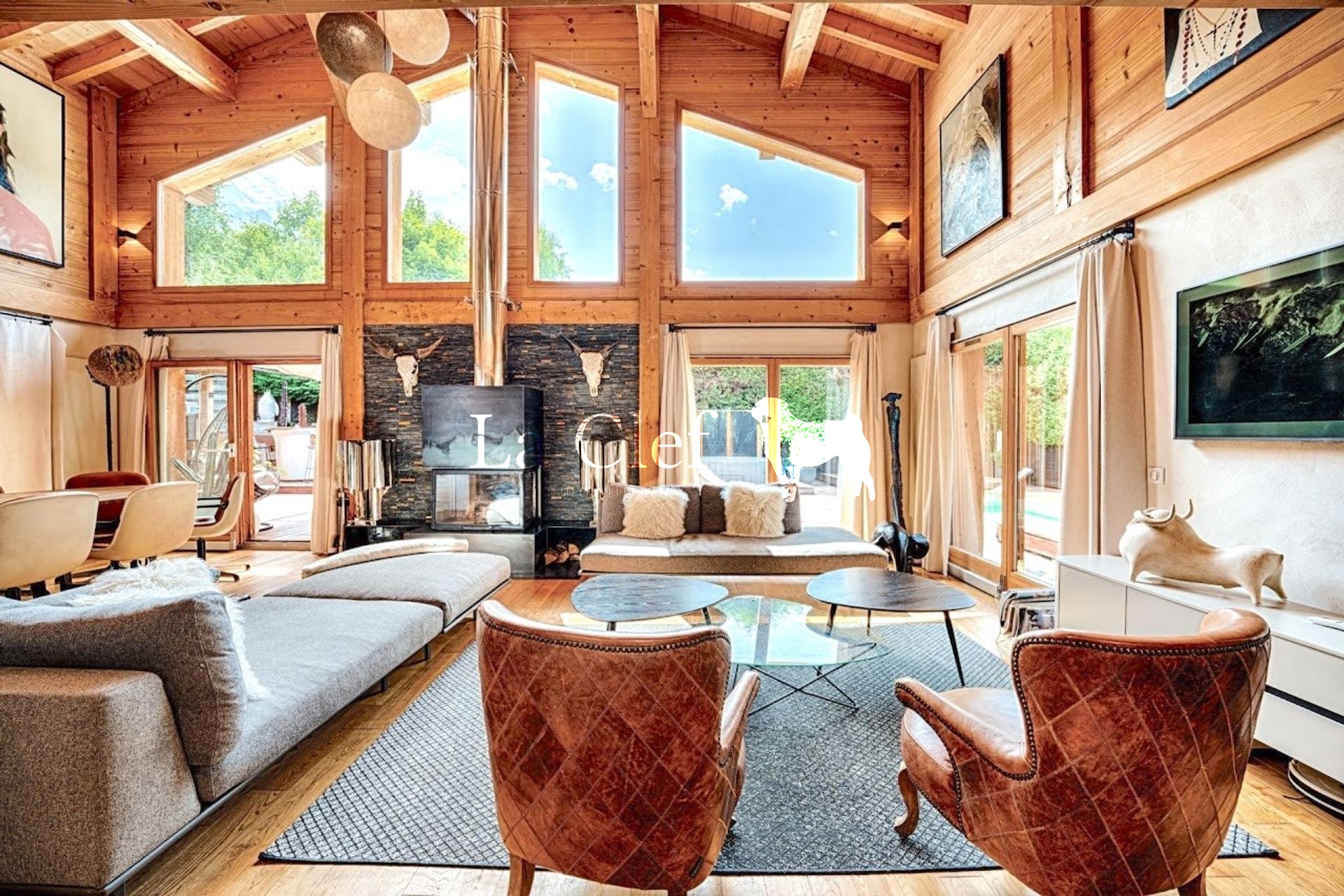 Chamonix-Mont-Blanc – Chalet de prestige 160 m² sur terrain de 900 m² avec garage et parking