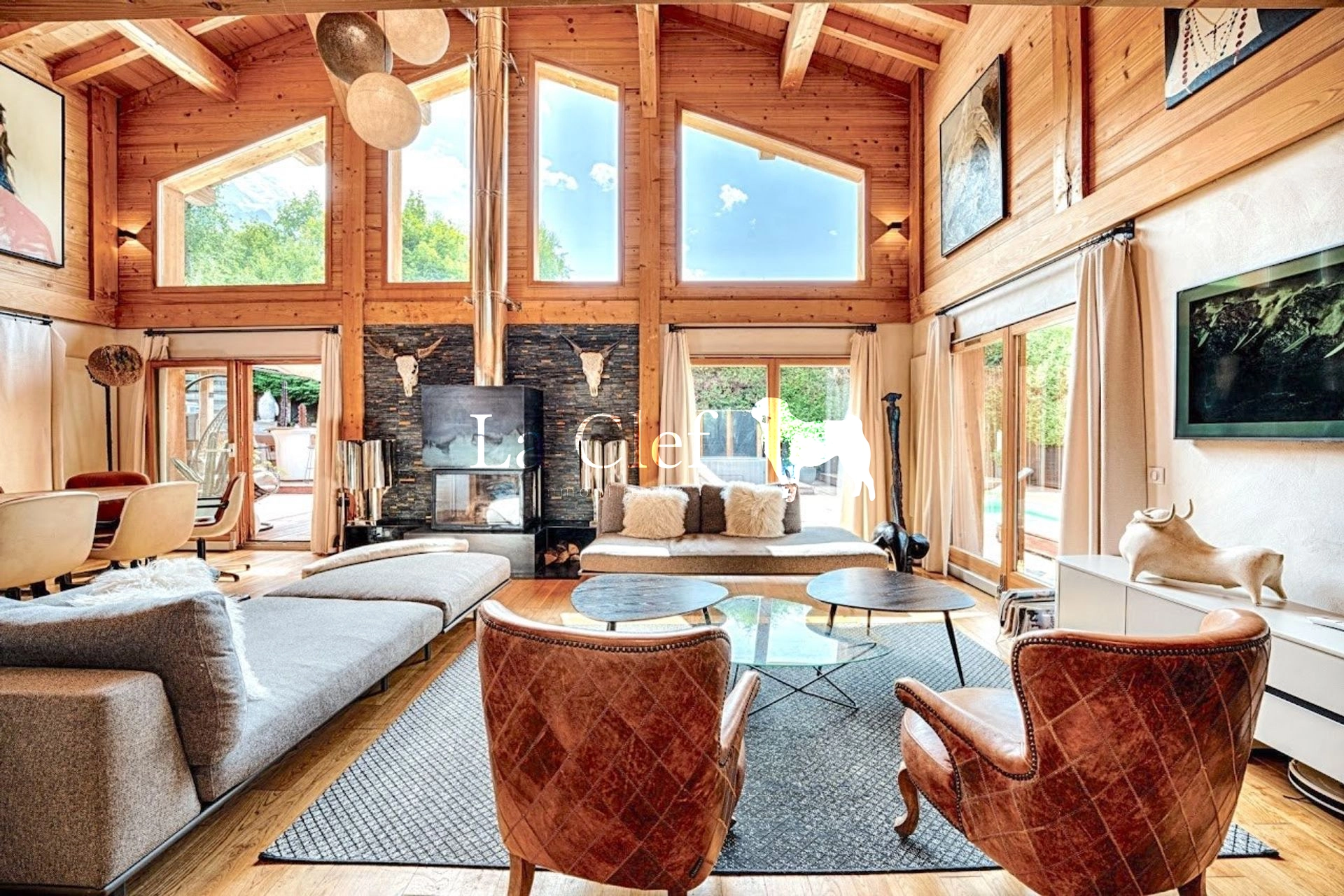 Chamonix-Mont-Blanc – Chalet de prestige 160 m² sur terrain de 900 m² avec garage et parking