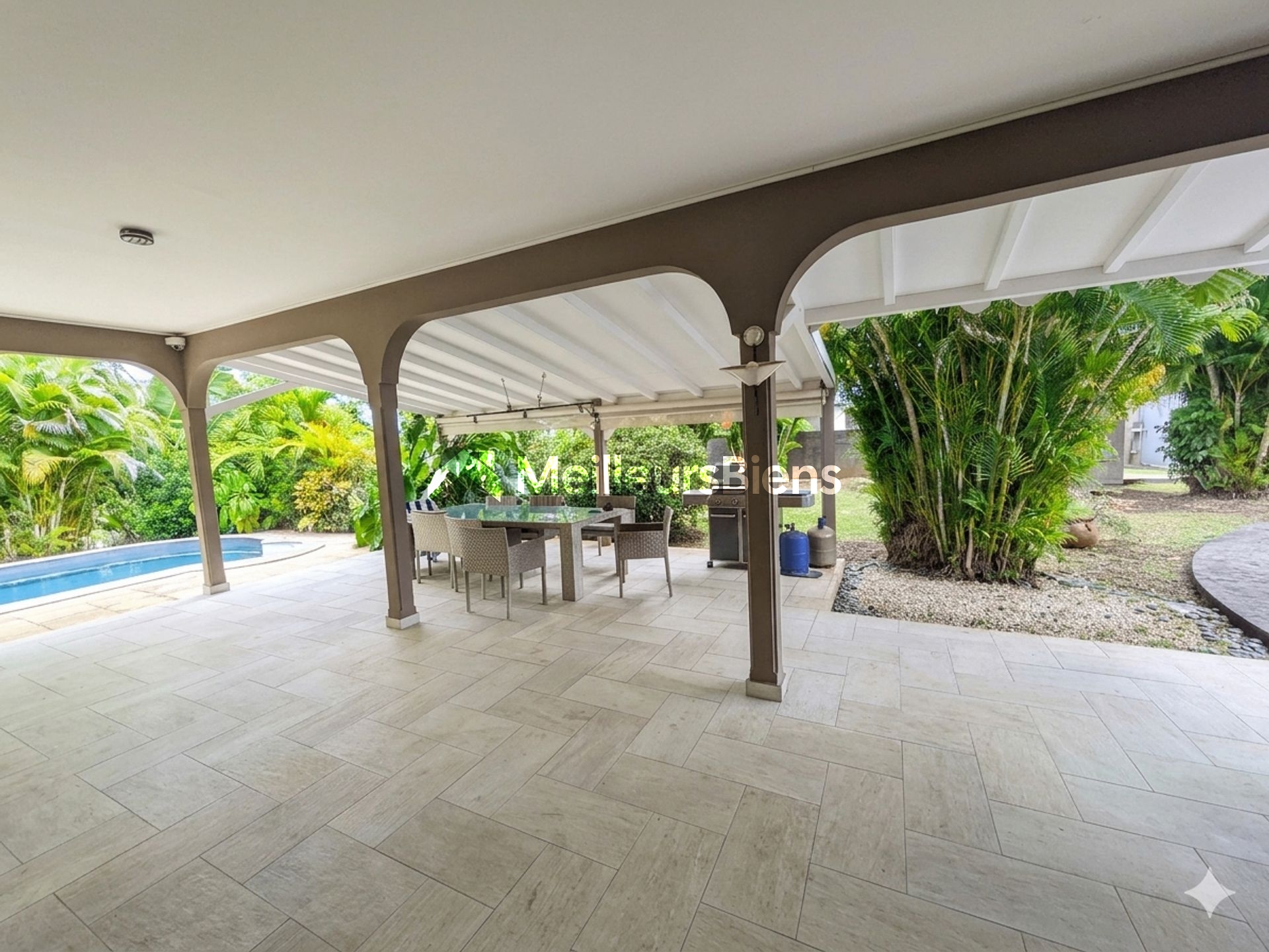 EXCLUSIVITÉ — Villa familiale 172 m² | Piscine au sel | Bungalow | Arnouville, Petit-Bourg