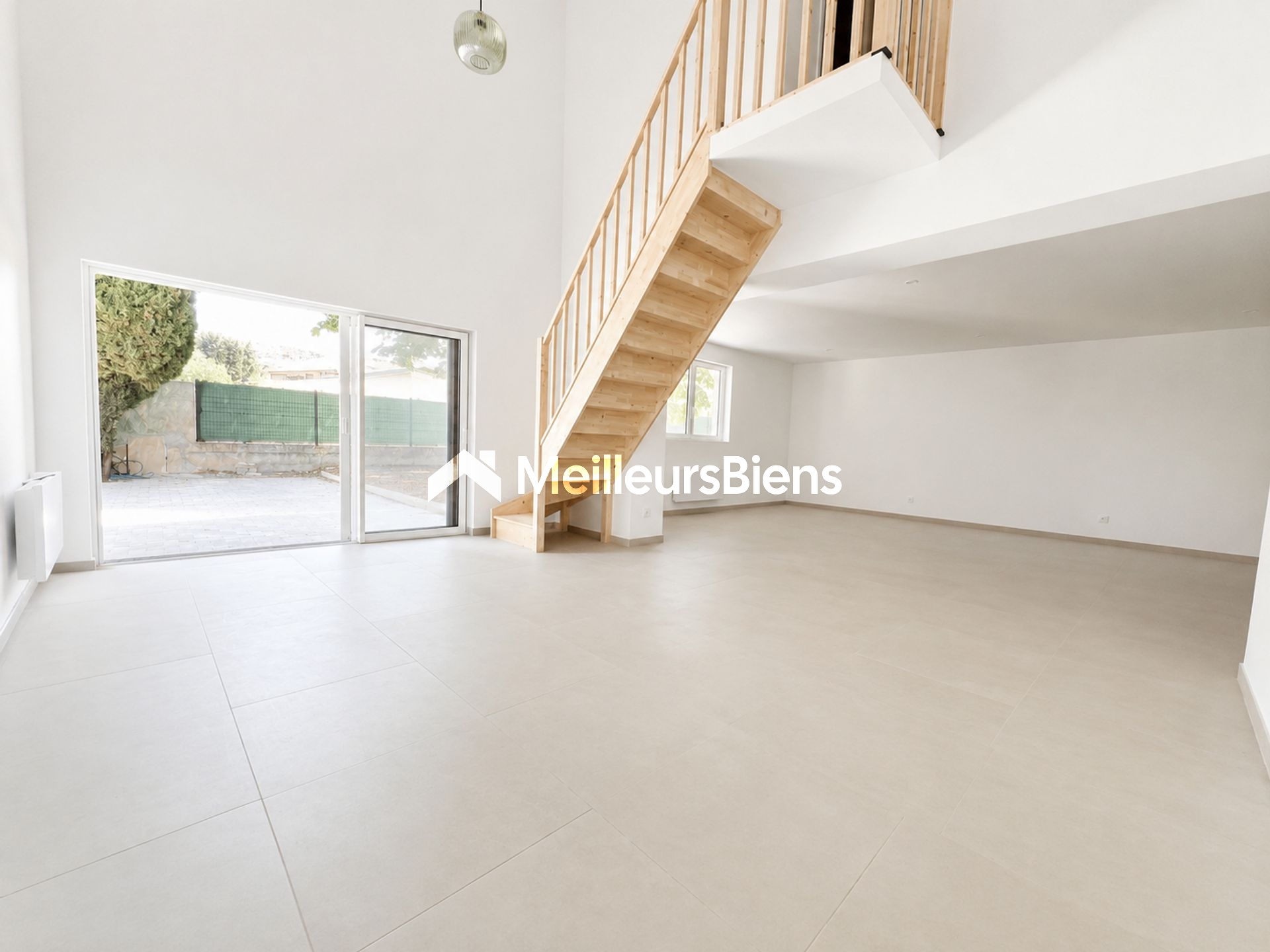 La Garde : Maison rénovée – au calme