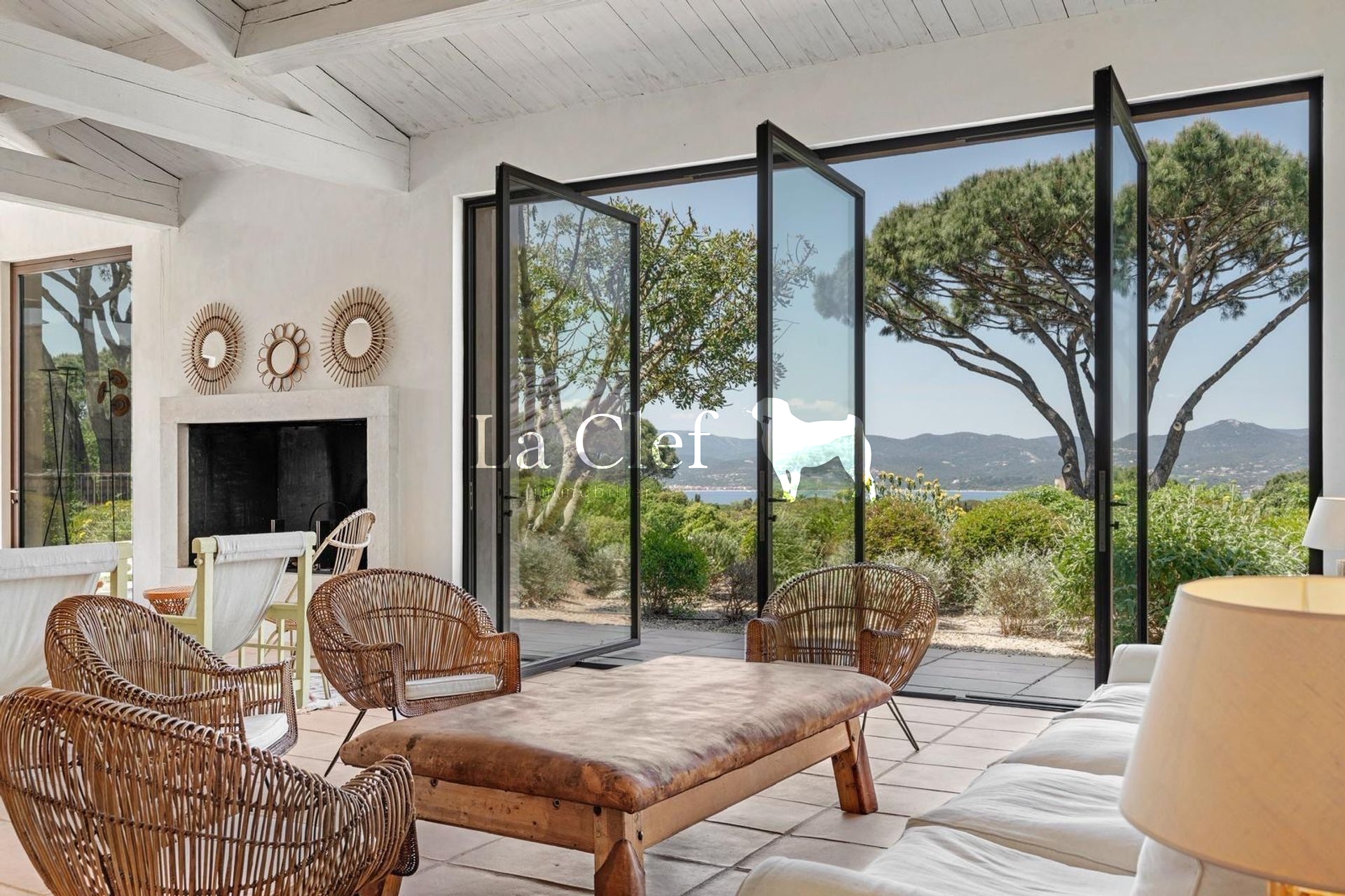 ROQUEBRUNE SUR ARGENS VILLA 7 PIÈCES  5 CHAMBRES  170 m² VUE GOLFE