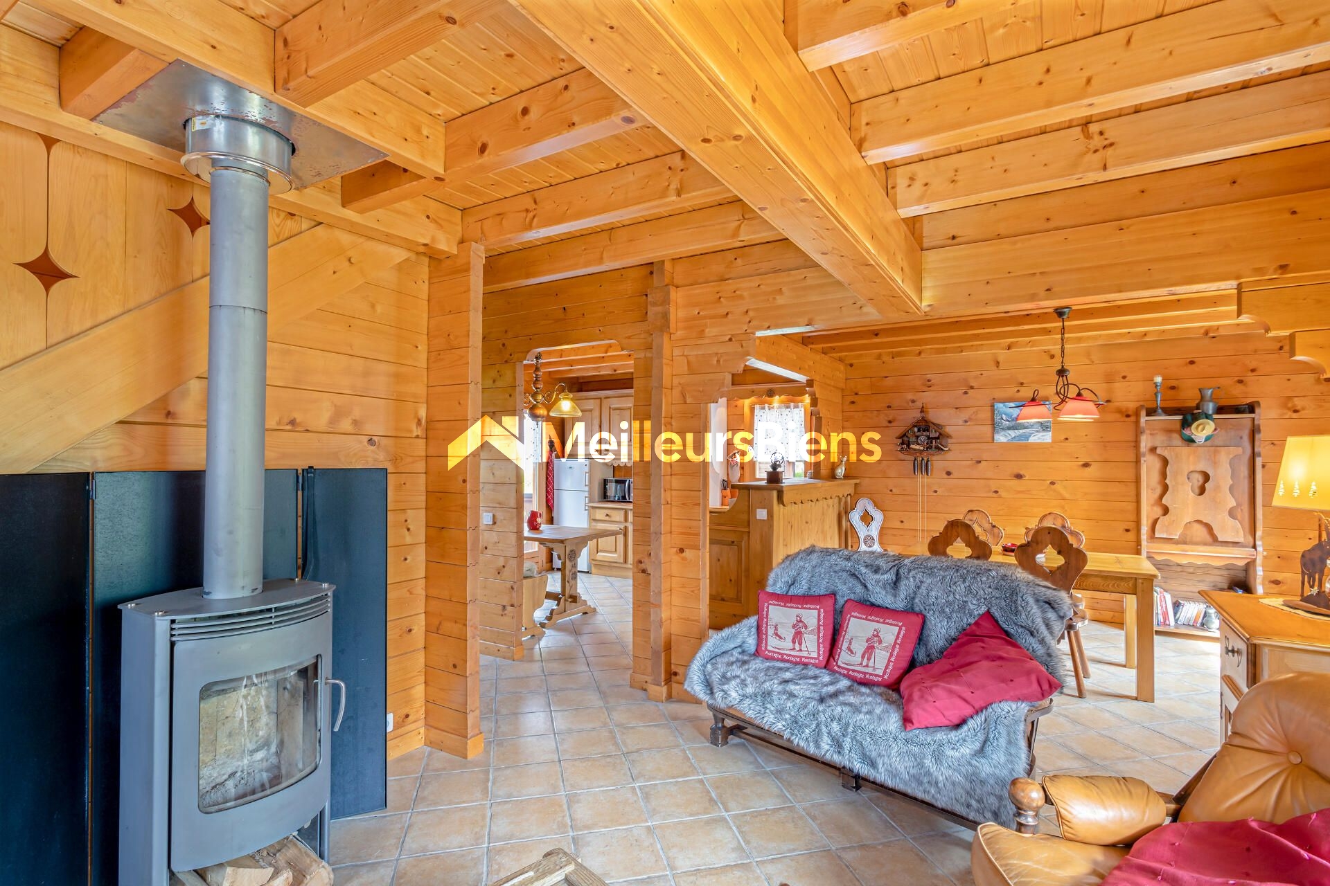 Chalet 93 m² – Terrain 932 m² – 3 chambres – Entre lac et montagnes