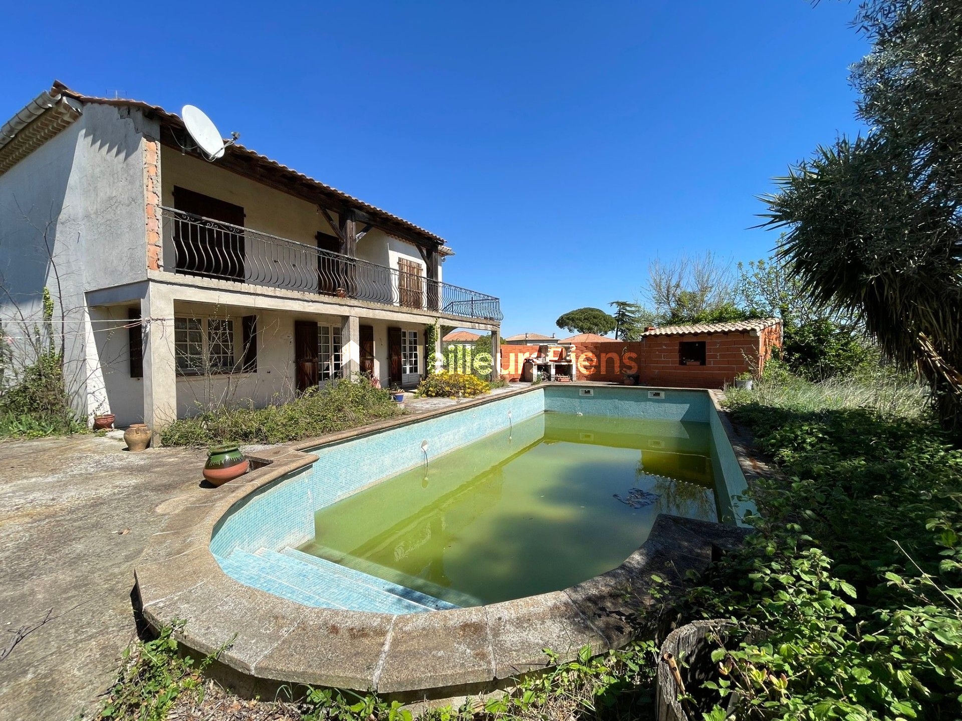 Grande maison familiale avec piscine et terrasse