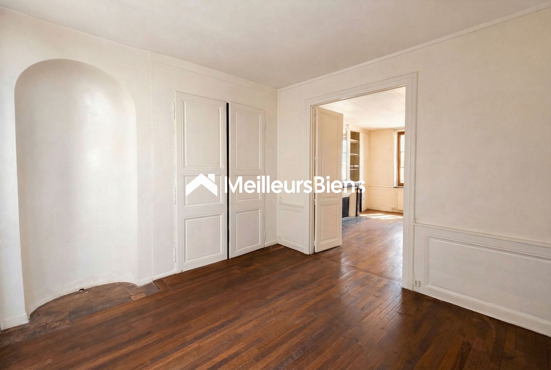 Nancy Stanislas – 102m² de caractère – Parquet / Cheminées