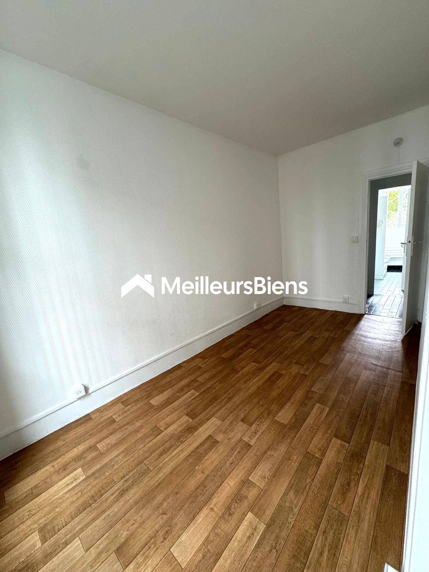 Appartement de 2 pièces 44m2 (75020 Paris)