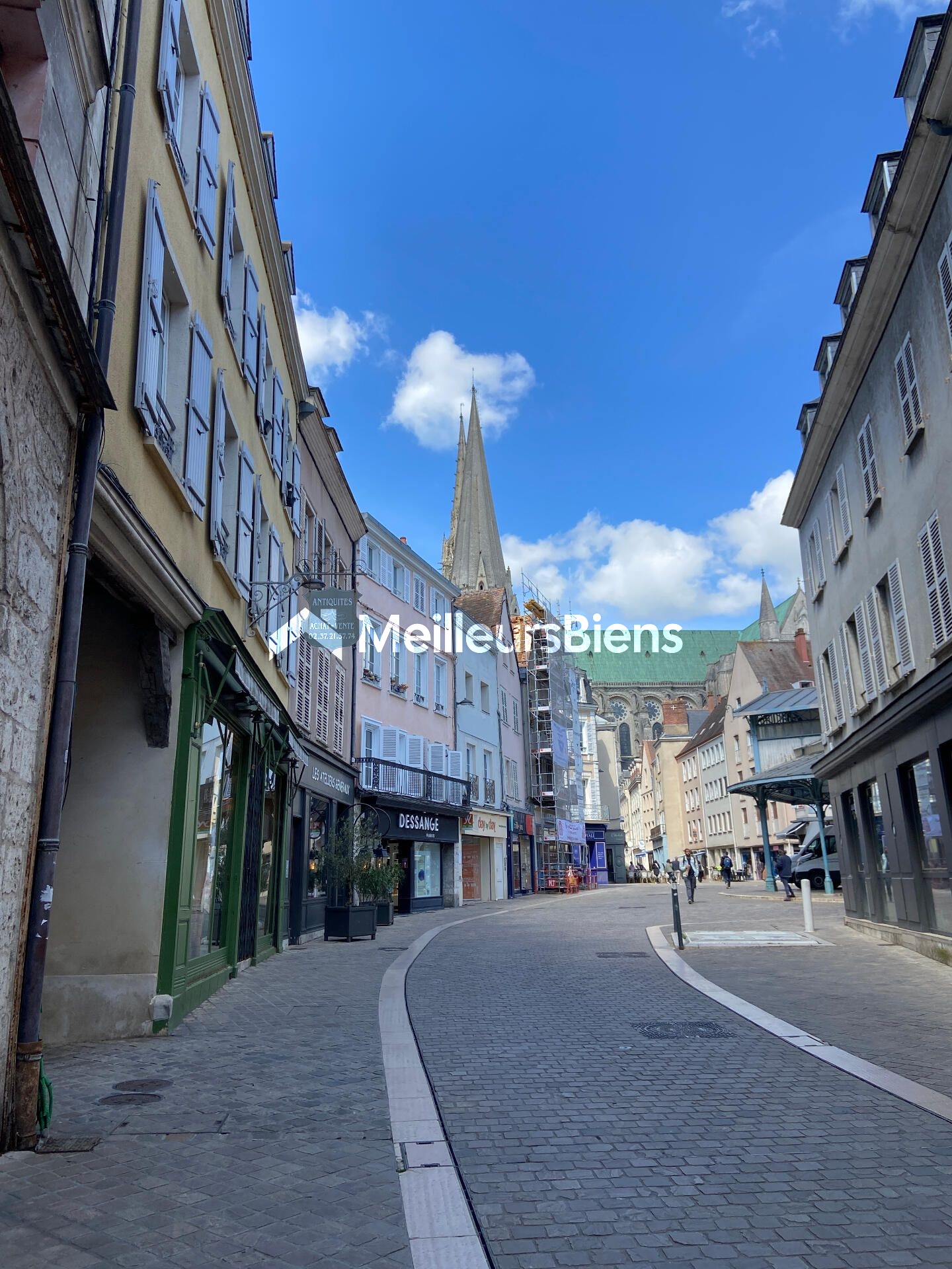 Quartier Cathédrale, appartement traversant 87 m², 3 chambres avec vue dégagée