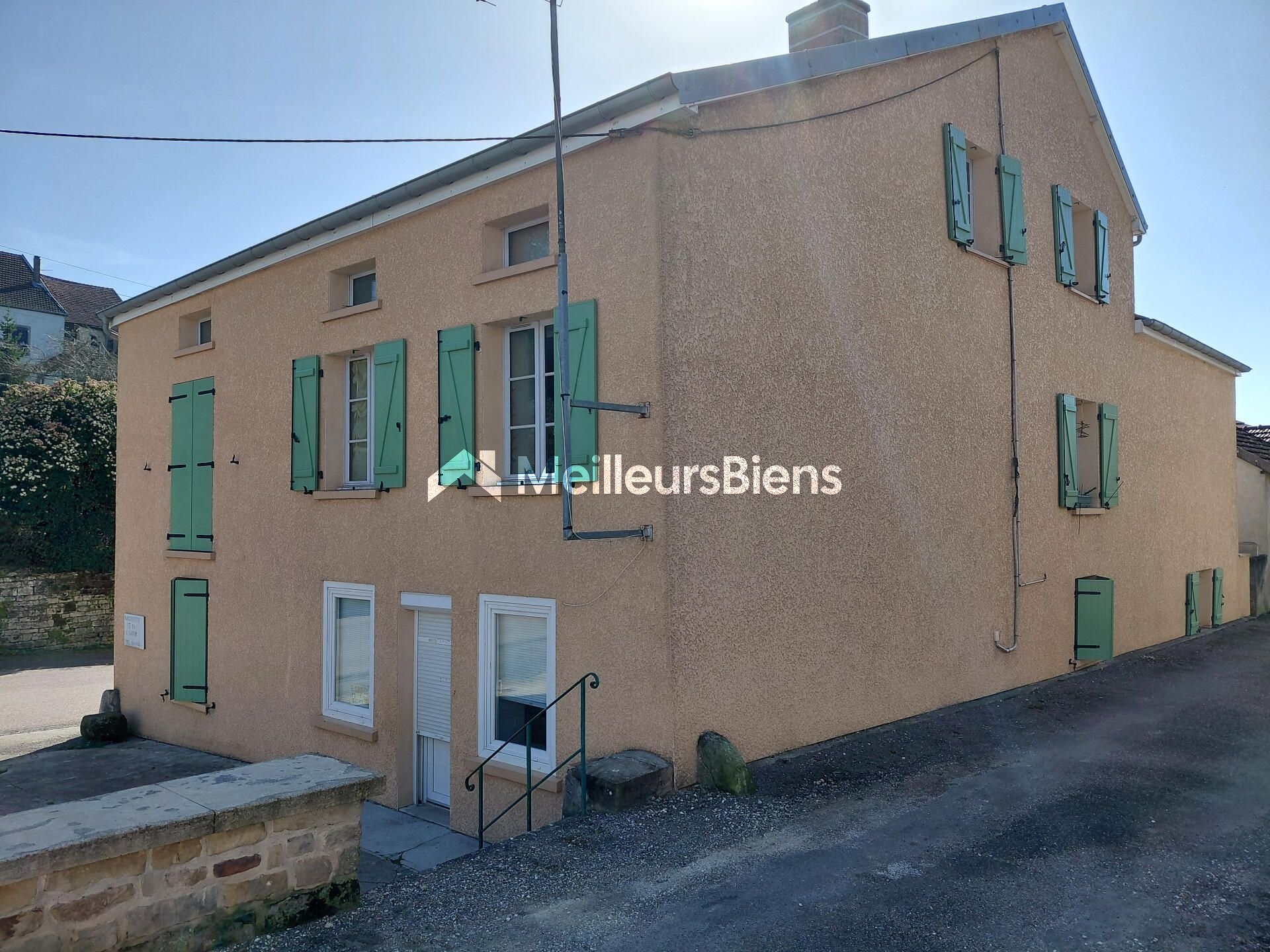 Immeuble de rapport situé à FAYL BILLOT 52500