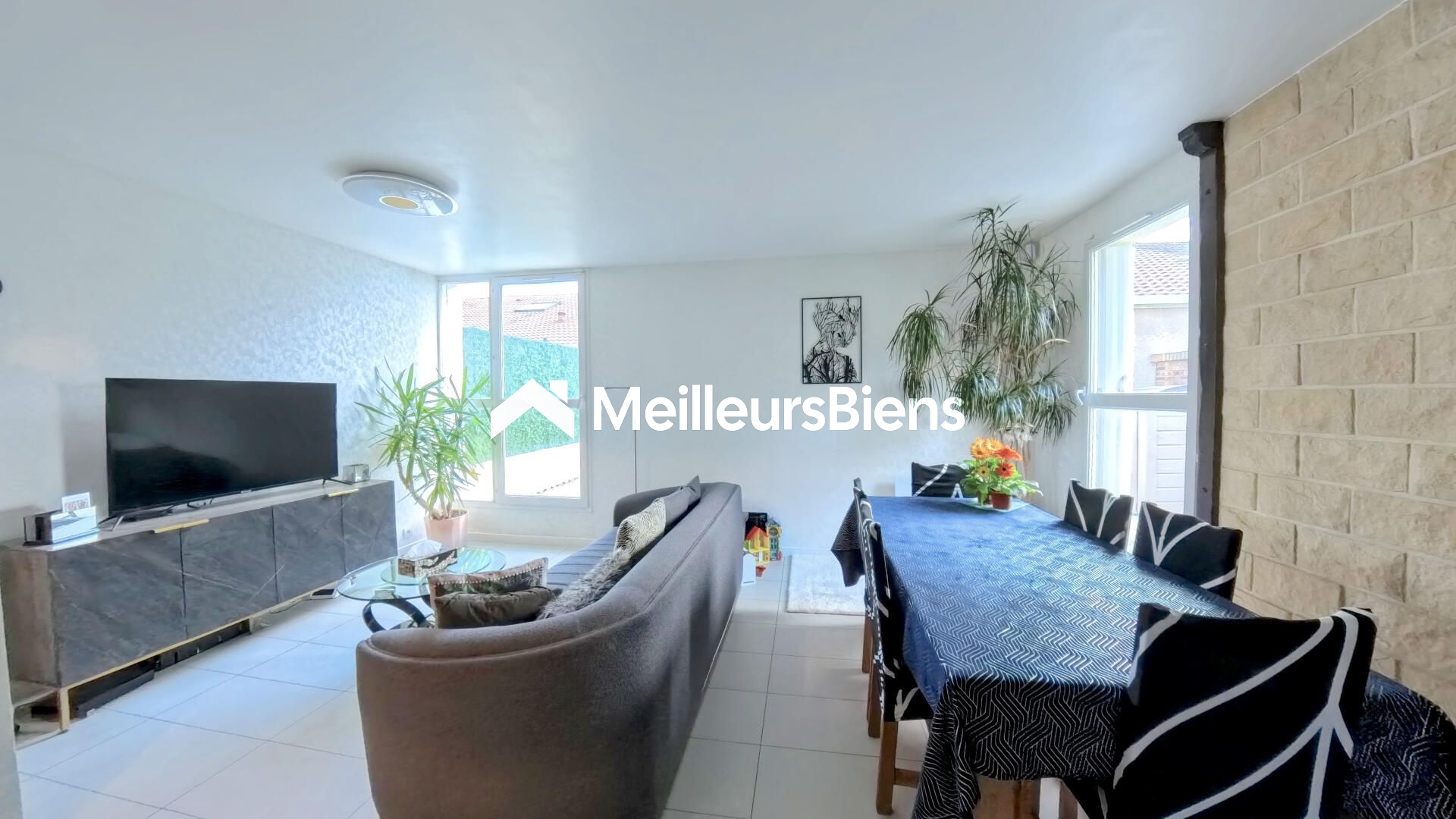 Combs la Ville Appartement effet maison 83,45 m² Carrez, triplex non mitoyen, grande terrasse - ravalement 03/26 - Garage&parking intérieur -aucun travaux à prévoir