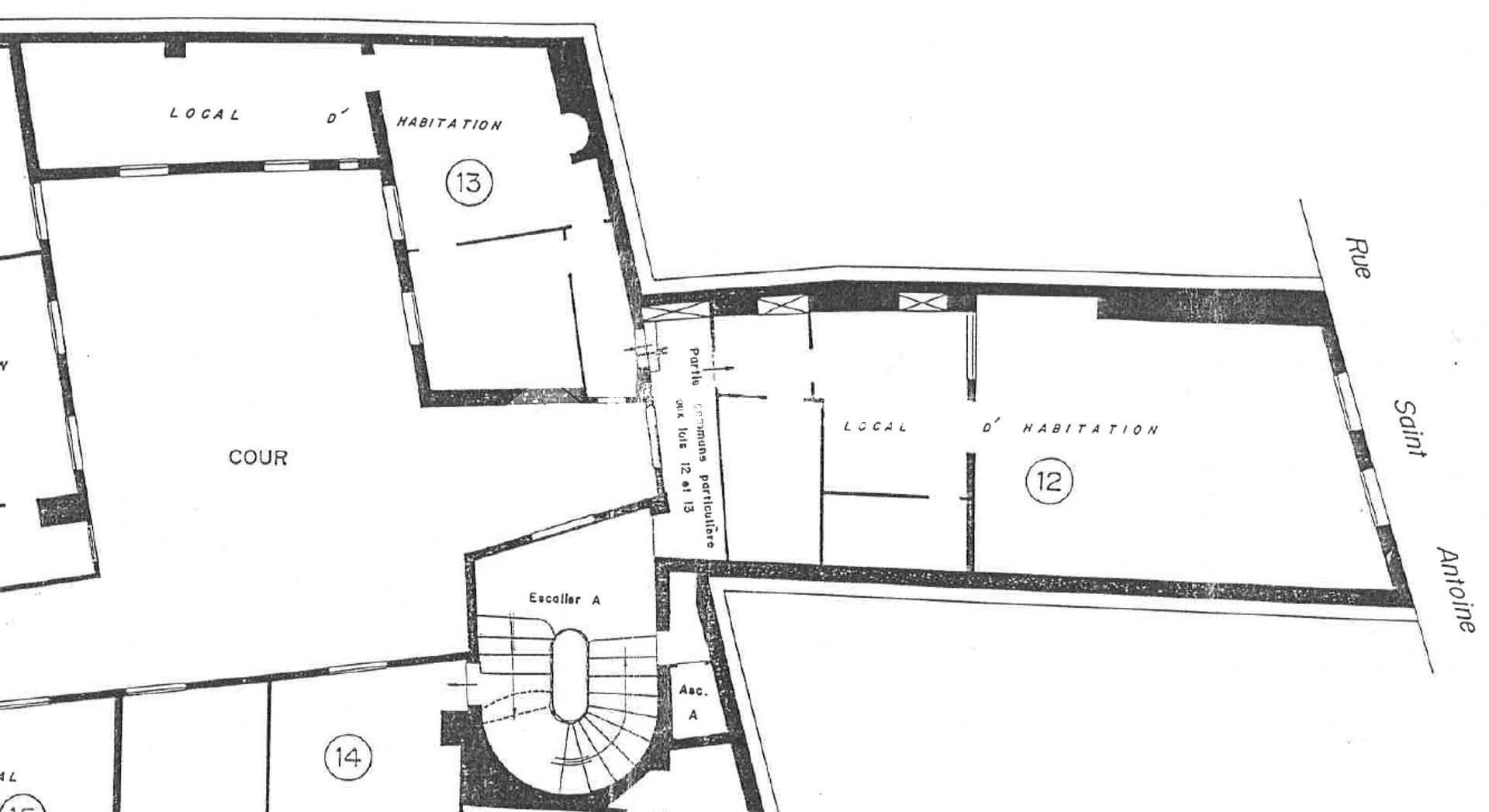 Marais / Place des Vosges – 101 m² – 3 chambres – Ascenseur – Charme & volumes