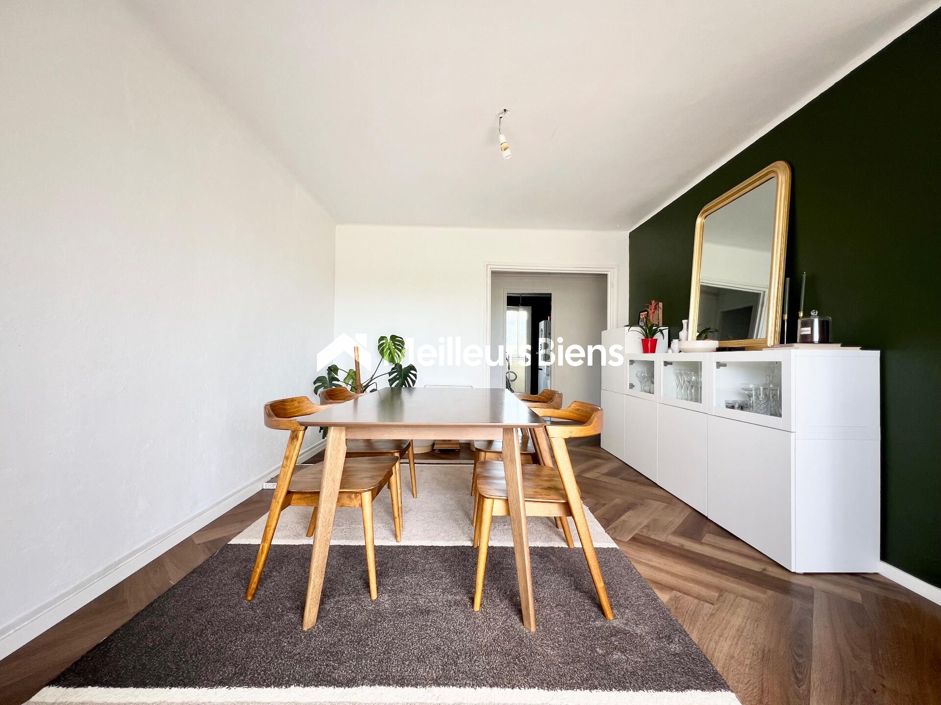 Toulon Est : Appartement T3 Traversant avec terrasse plein sud