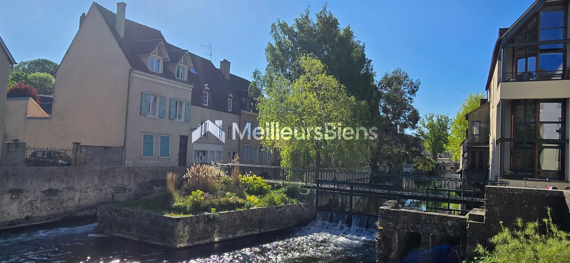 CHARTRES Basse ville : Magnifique T2 45m² env. + cave