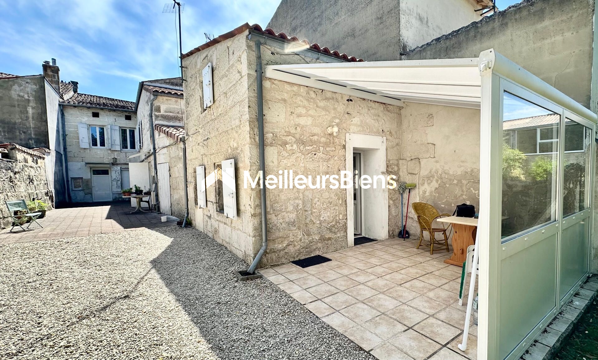 immeuble composé de 6 logements loués
