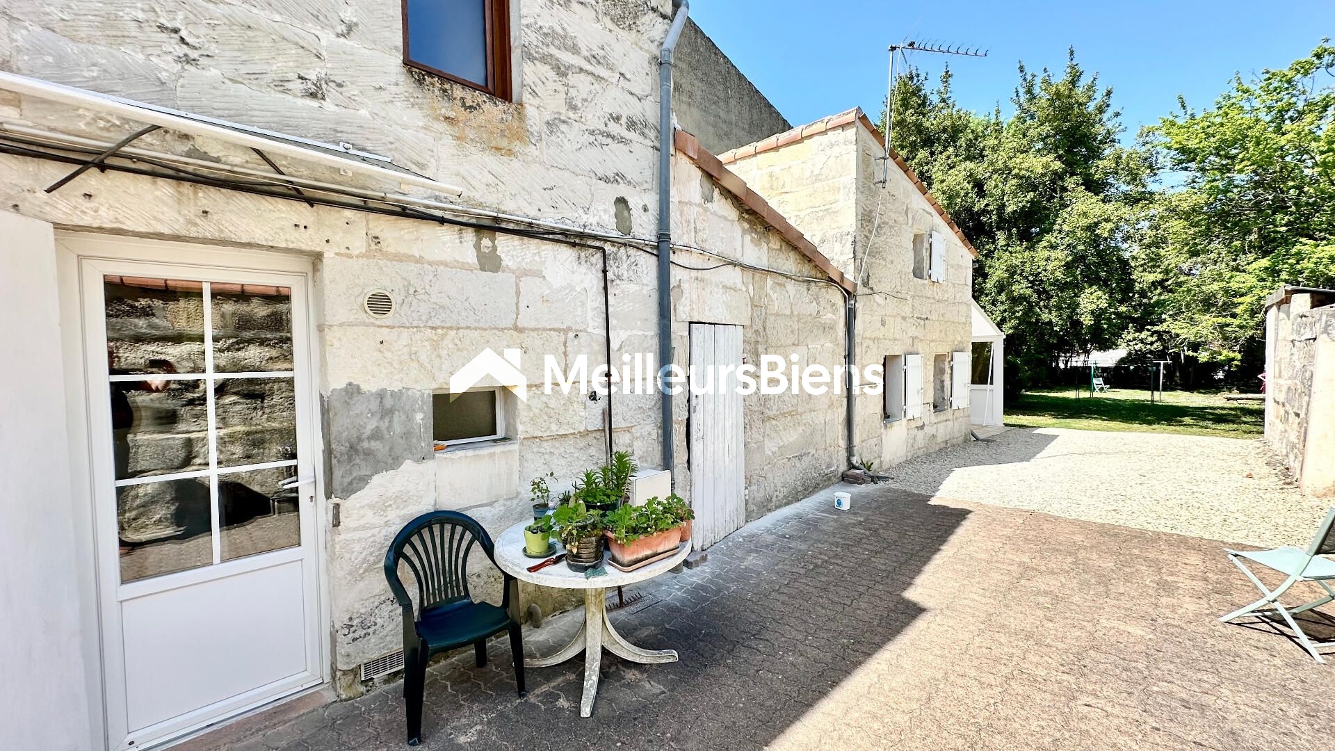 immeuble composé de 6 logements loués