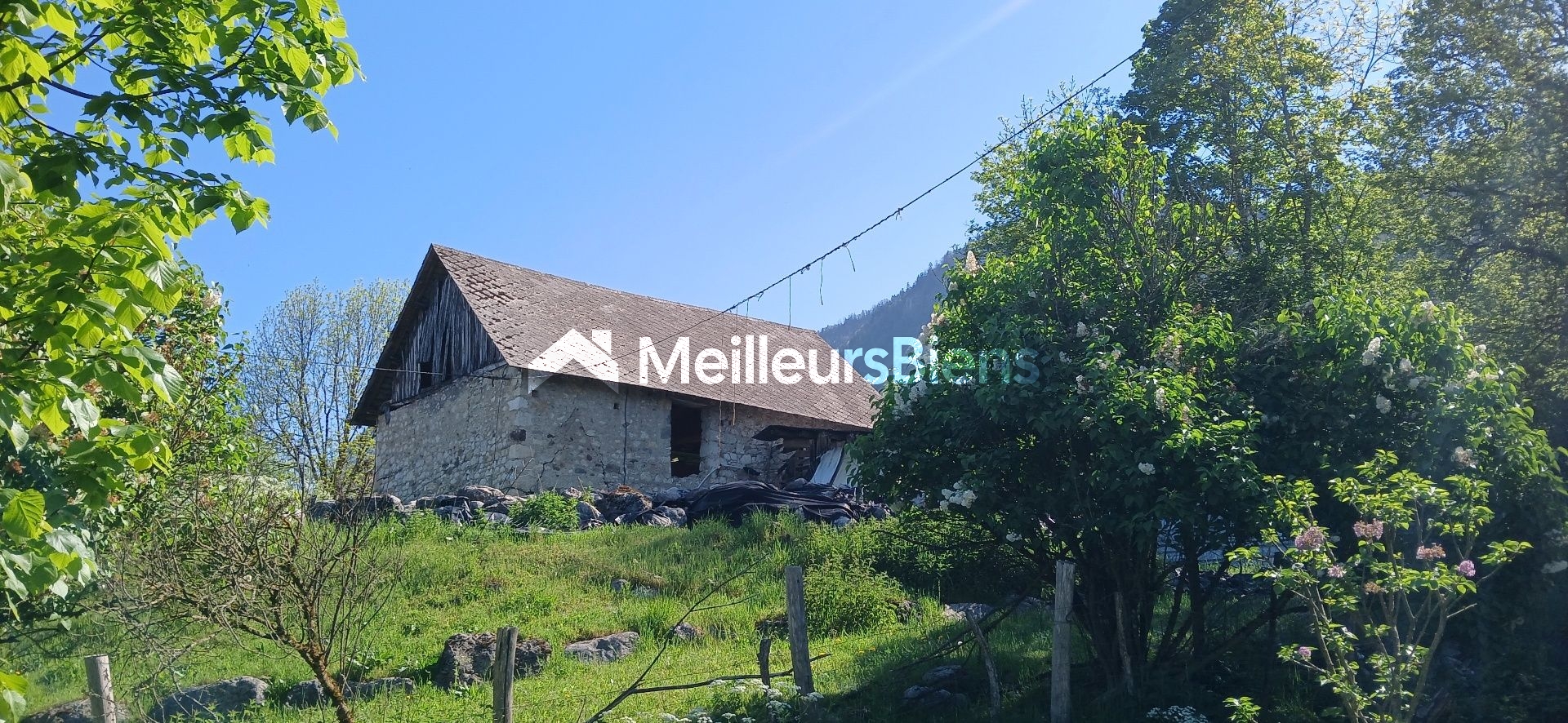 La Bauche 73360 Ensemble Agricole, avec terres à louer, 215.000 €