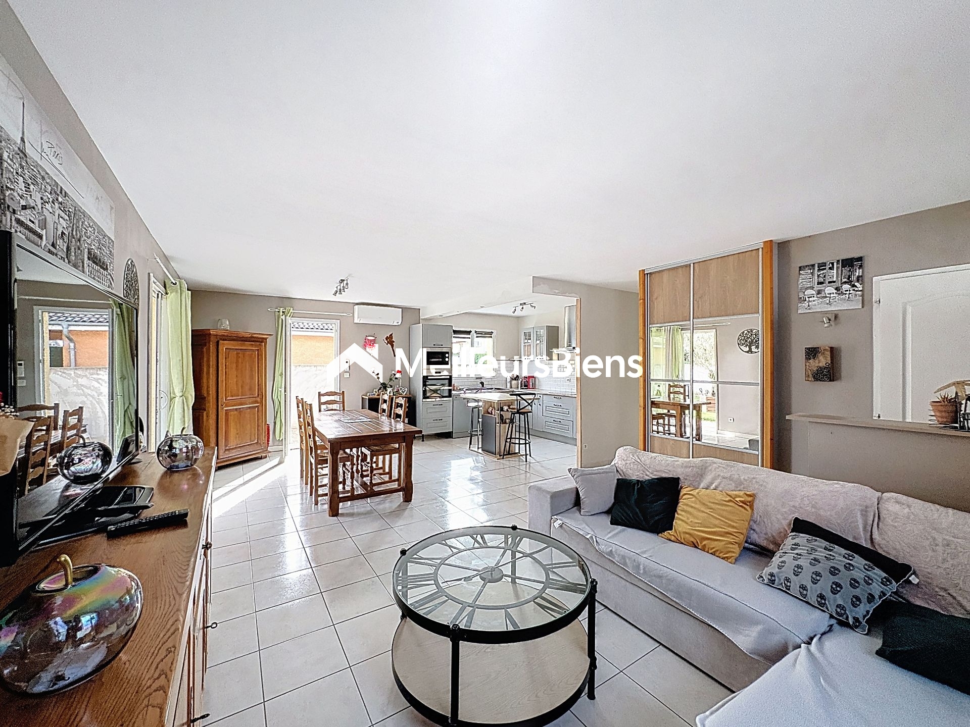 Maison de plain-pied de 97m² sur un terrain de 750m² avec piscine