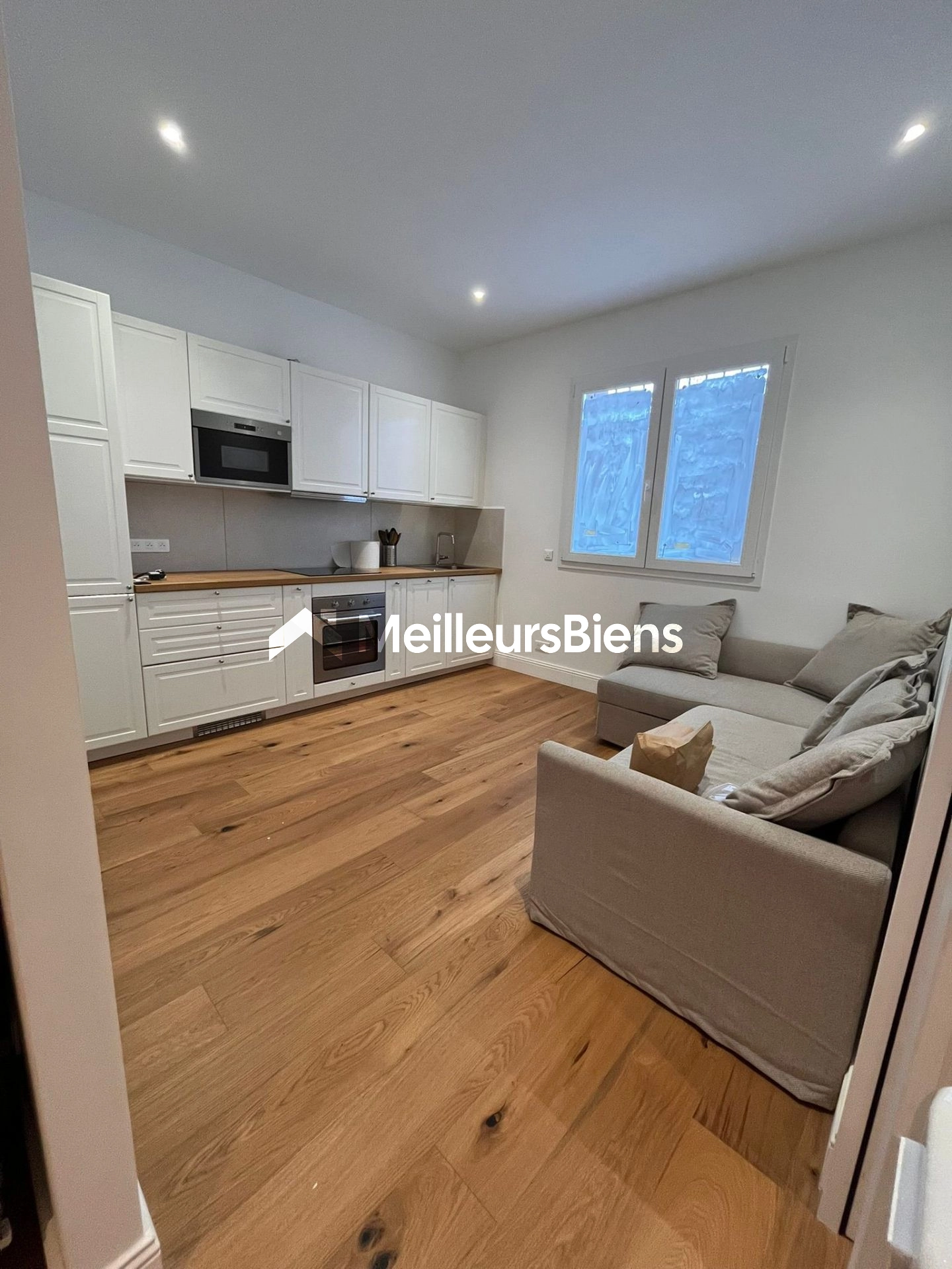 NICE EST – 2 CHAMBRES +SALON+ BUREAU – BIEN ATYPIQUE À FORT POTENTIEL