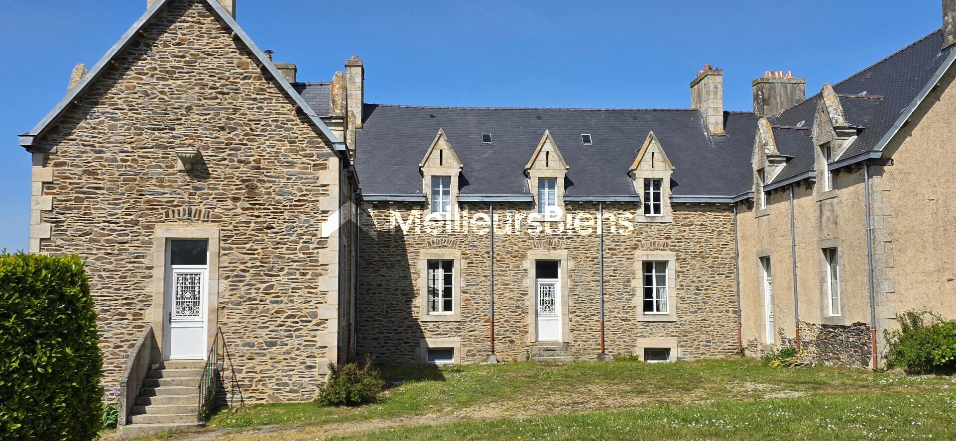 Magnifique Manoir en plein coeur de bourg