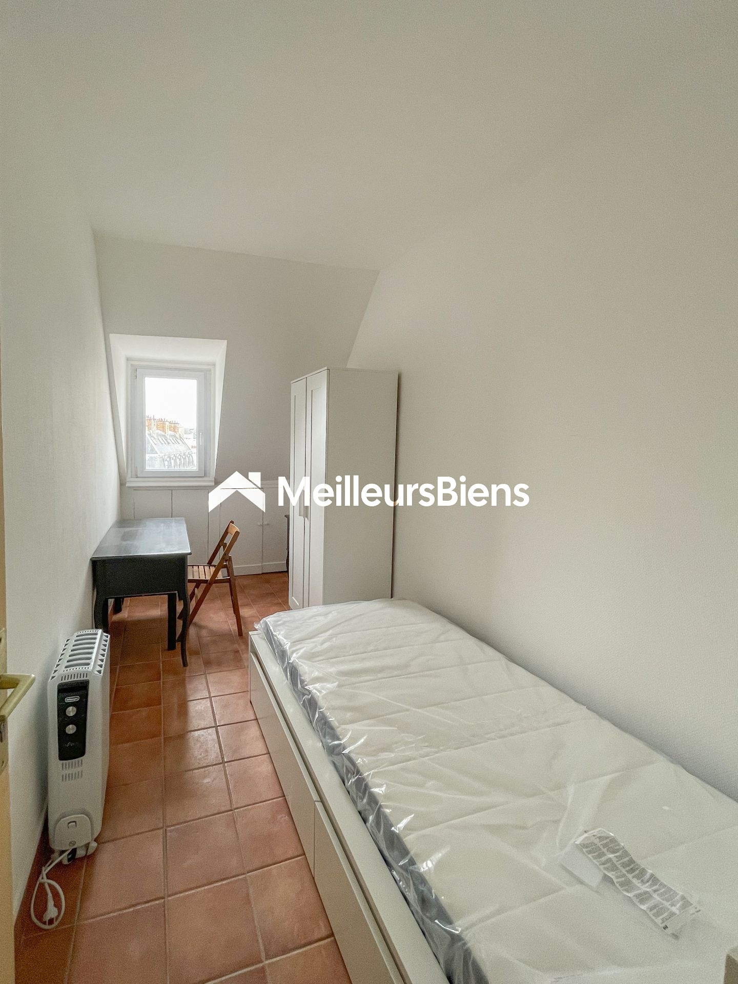 Paris 16ème - À LOUER - Beau Studio / petit 2 pièces meublé de 18,88 m²
