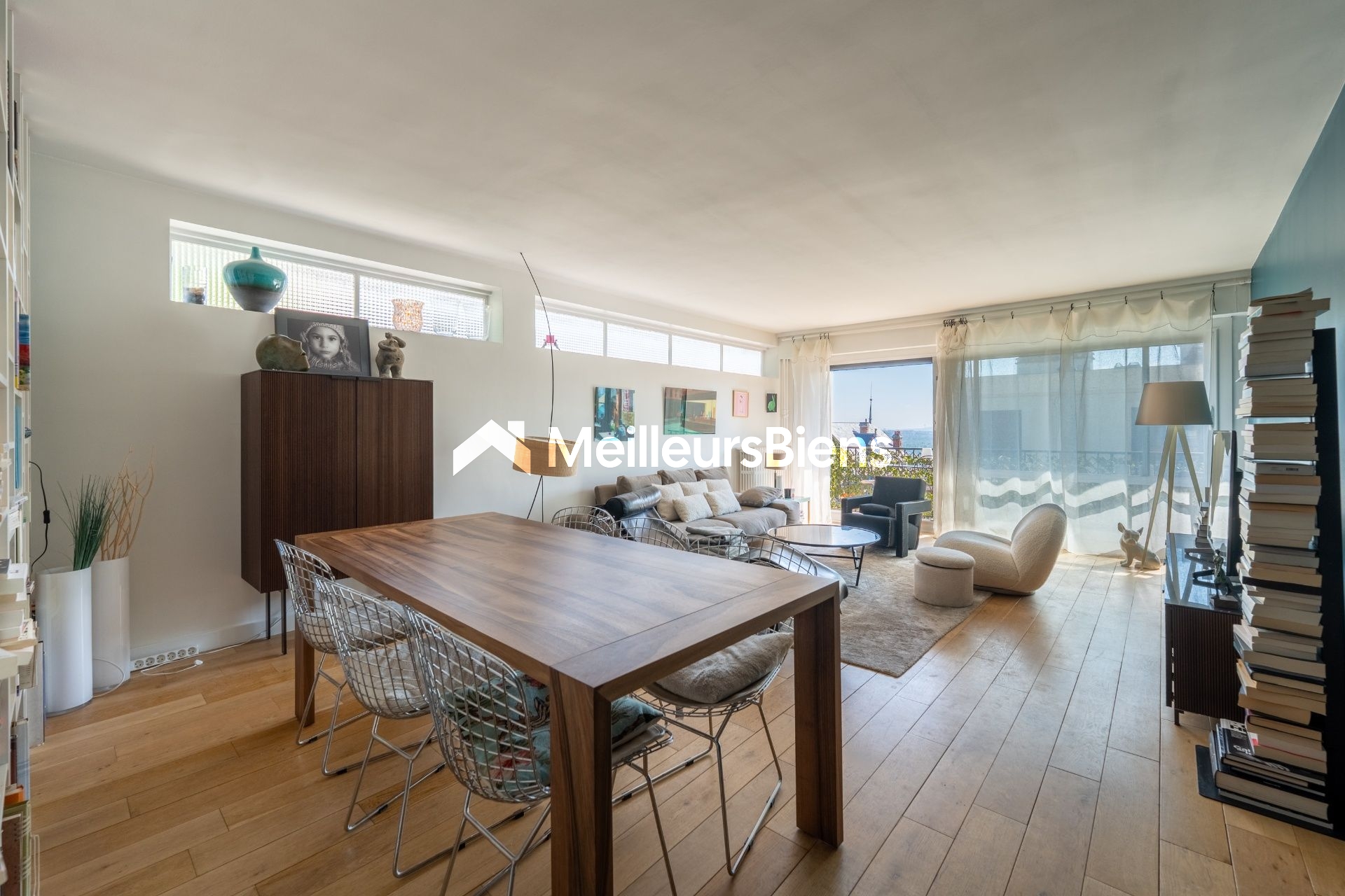 APPARTEMENT FAMILIAL DANS ENVIRONNEMENT PRIVILEGIE AU COEUR DE SAINT CLOUD