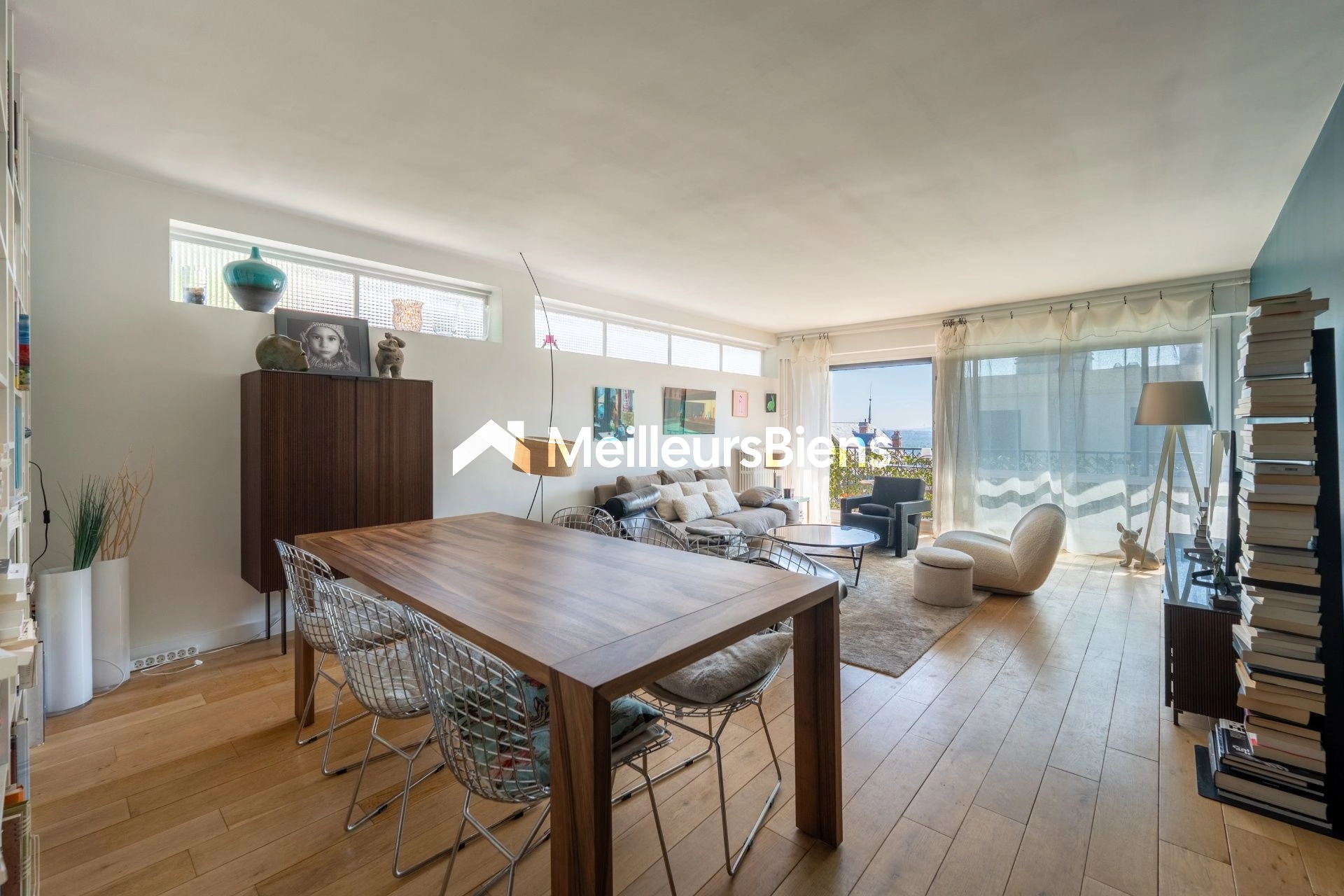 APPARTEMENT FAMILIAL DANS ENVIRONNEMENT PRIVILEGIE AU COEUR DE SAINT CLOUD
