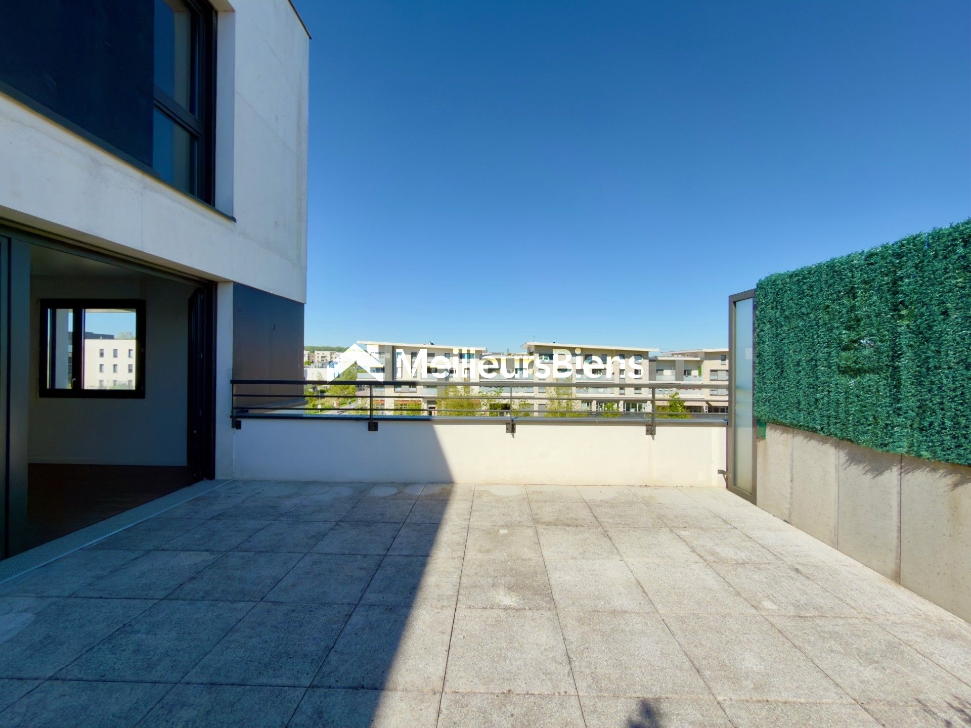 Location Duplex Roof top, parking