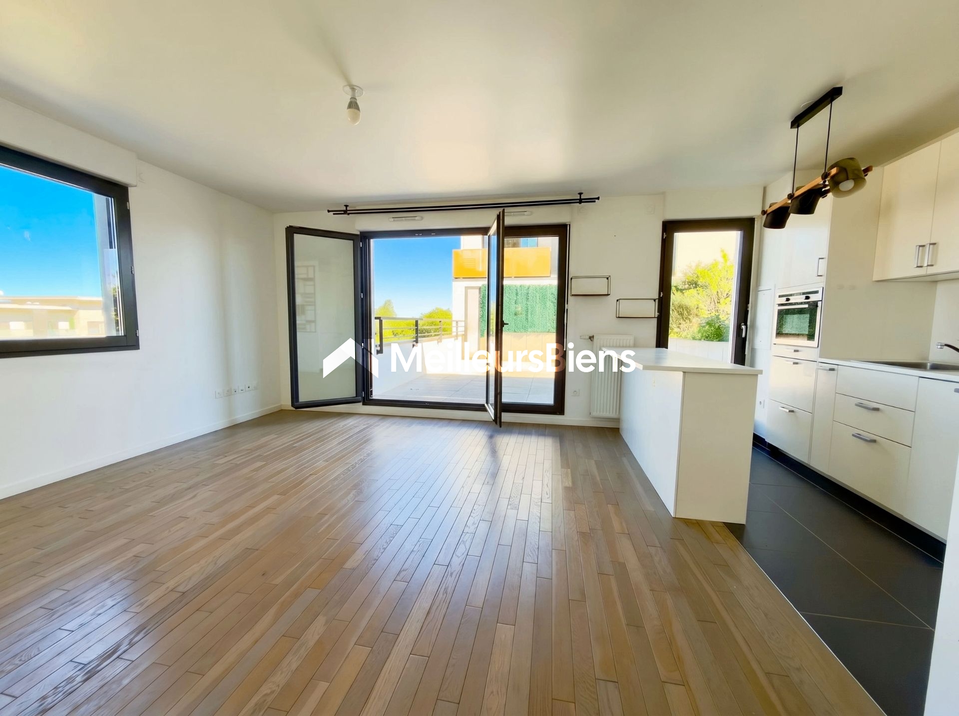 Location Duplex Roof top, parking