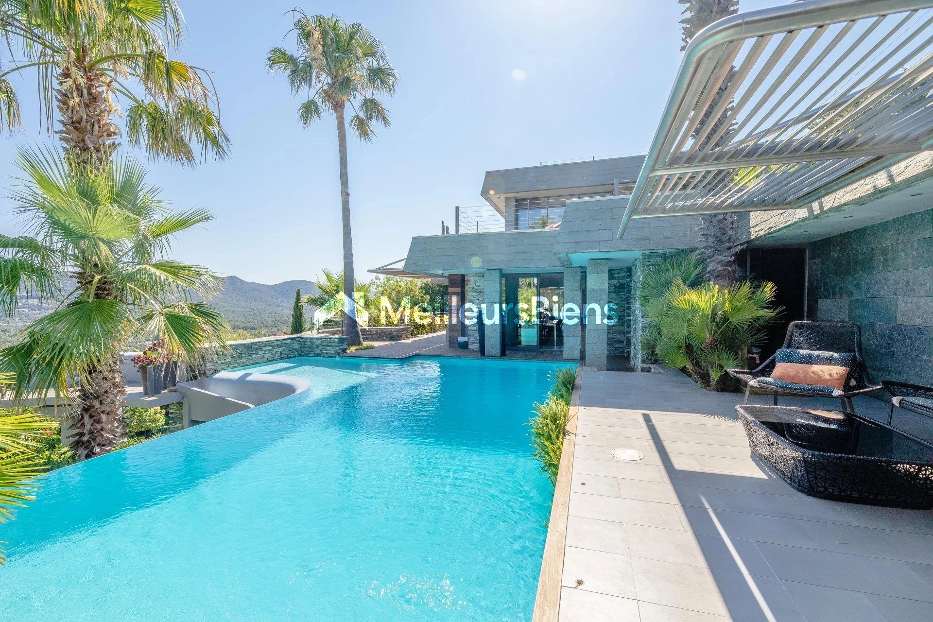 Corse : St Lucie de Porto Vecchio, villa contemporaine d'exception avec vue mer panoramique