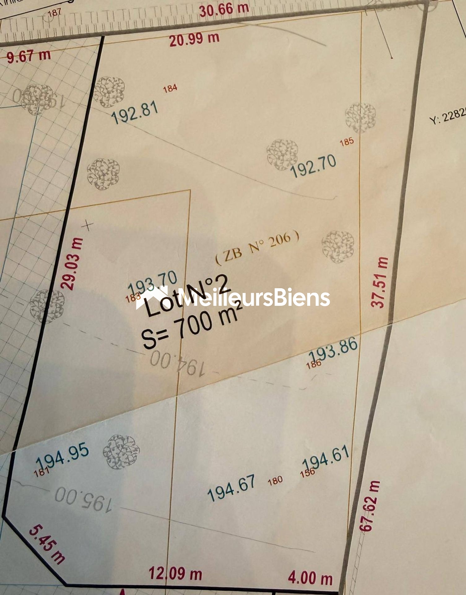 Terrain 700 m² à Gémil sans vis-à-vis, tout-à-l'égout et viabilisé