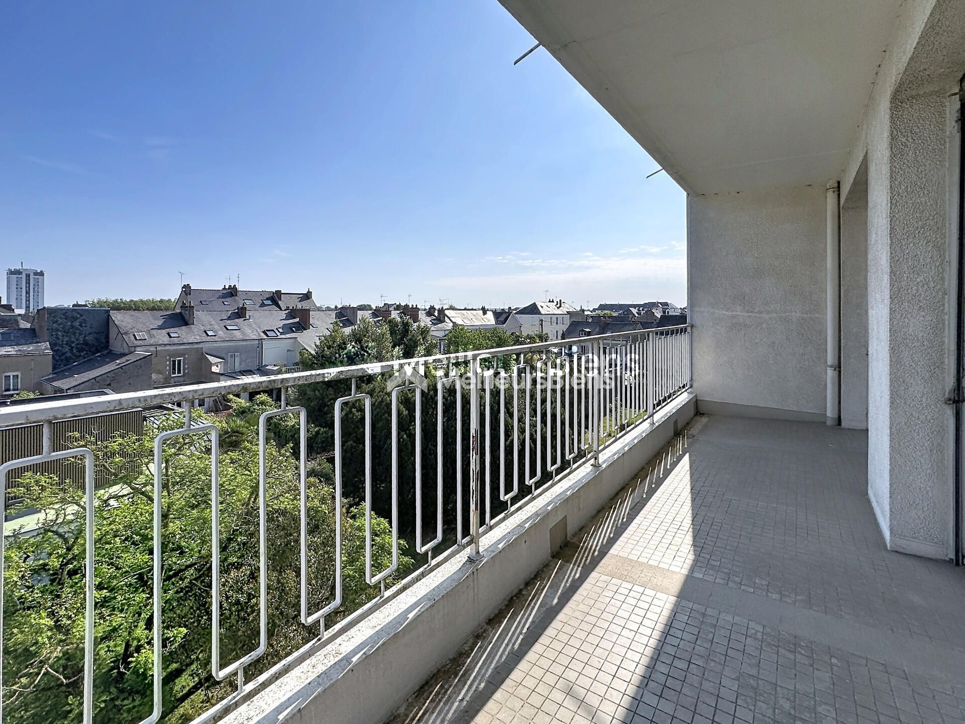 Appartement de standing de 98 m² - Vue dégagée - Balcon - Ascenseur - Quartier recherché des Trois Moulins